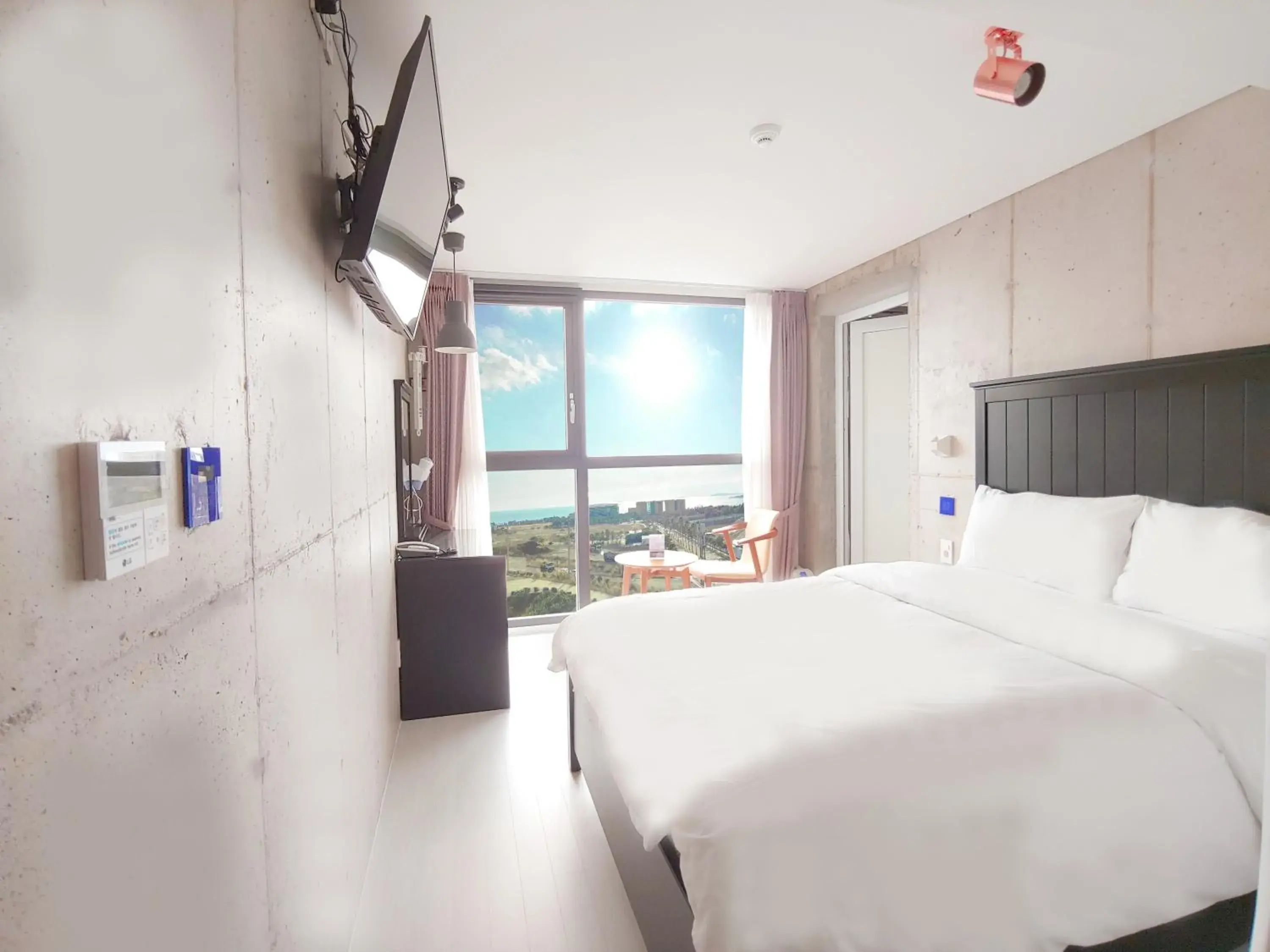 Photo of the whole room, Bed in Hotel Stay Interview Jeju Photo of the whole room, Bed in Hotel Stay Interview Jeju