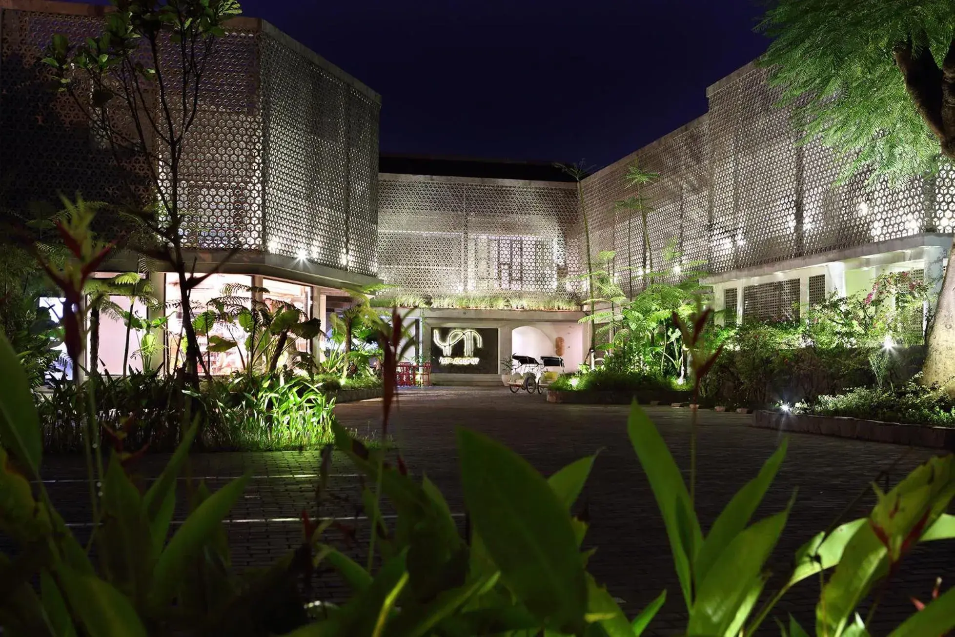 Property building in YATS Colony Property building in YATS Colony