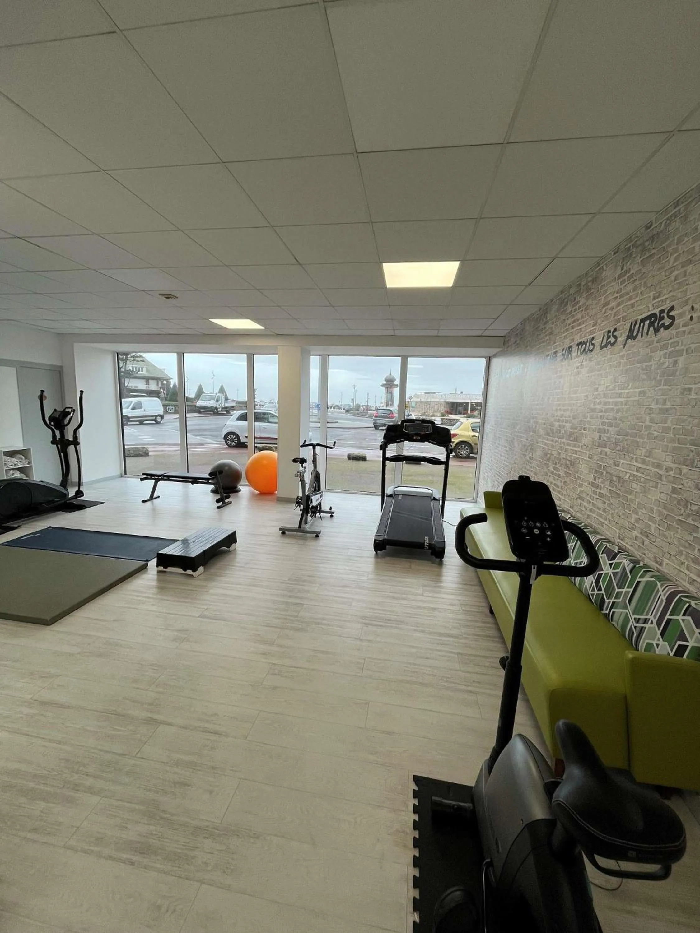 Fitness centre/facilities in Mercure Dieppe La Présidence