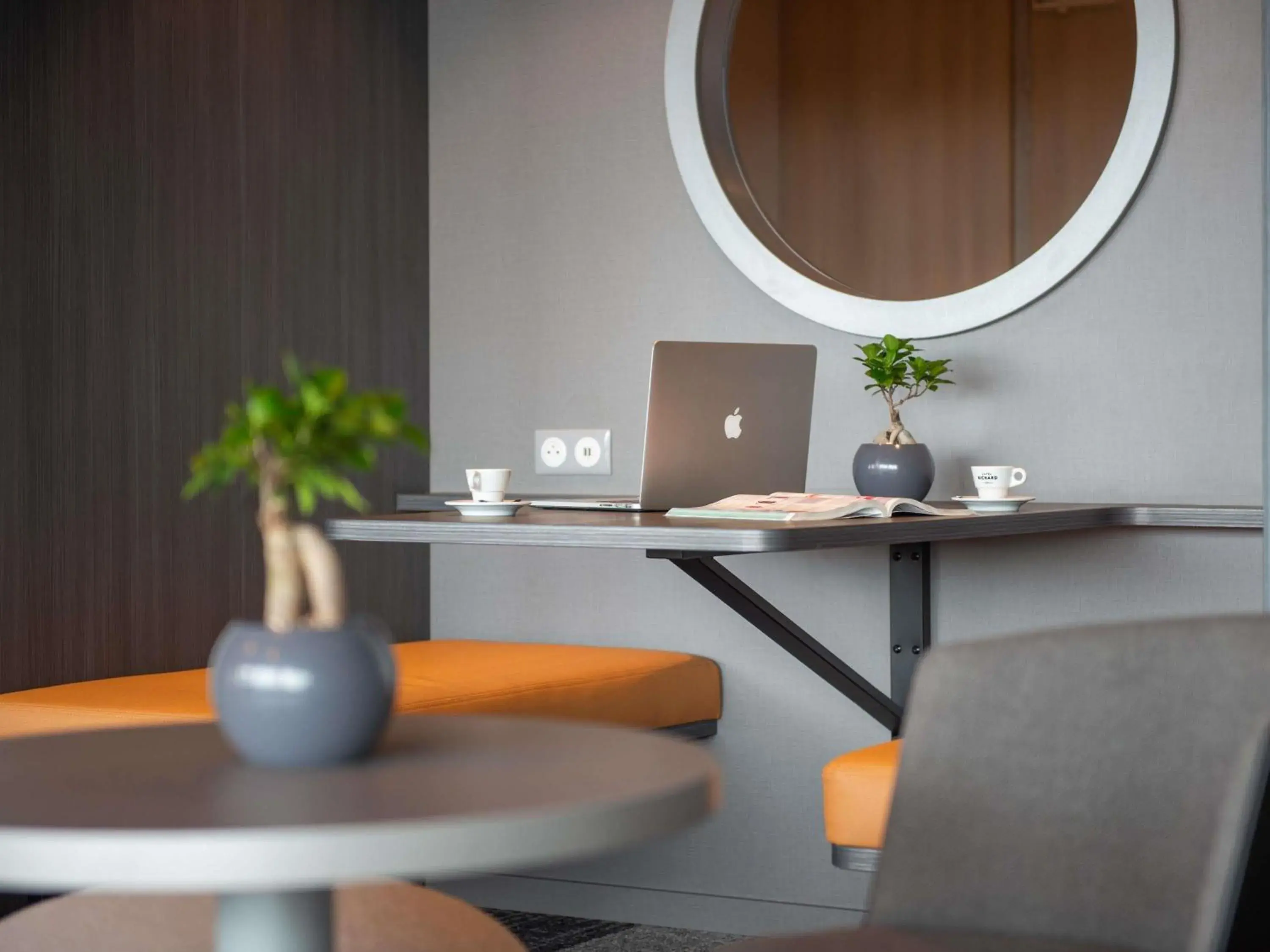 Lounge or bar in Mercure Dieppe La Présidence Lounge or bar in Mercure Dieppe La Présidence