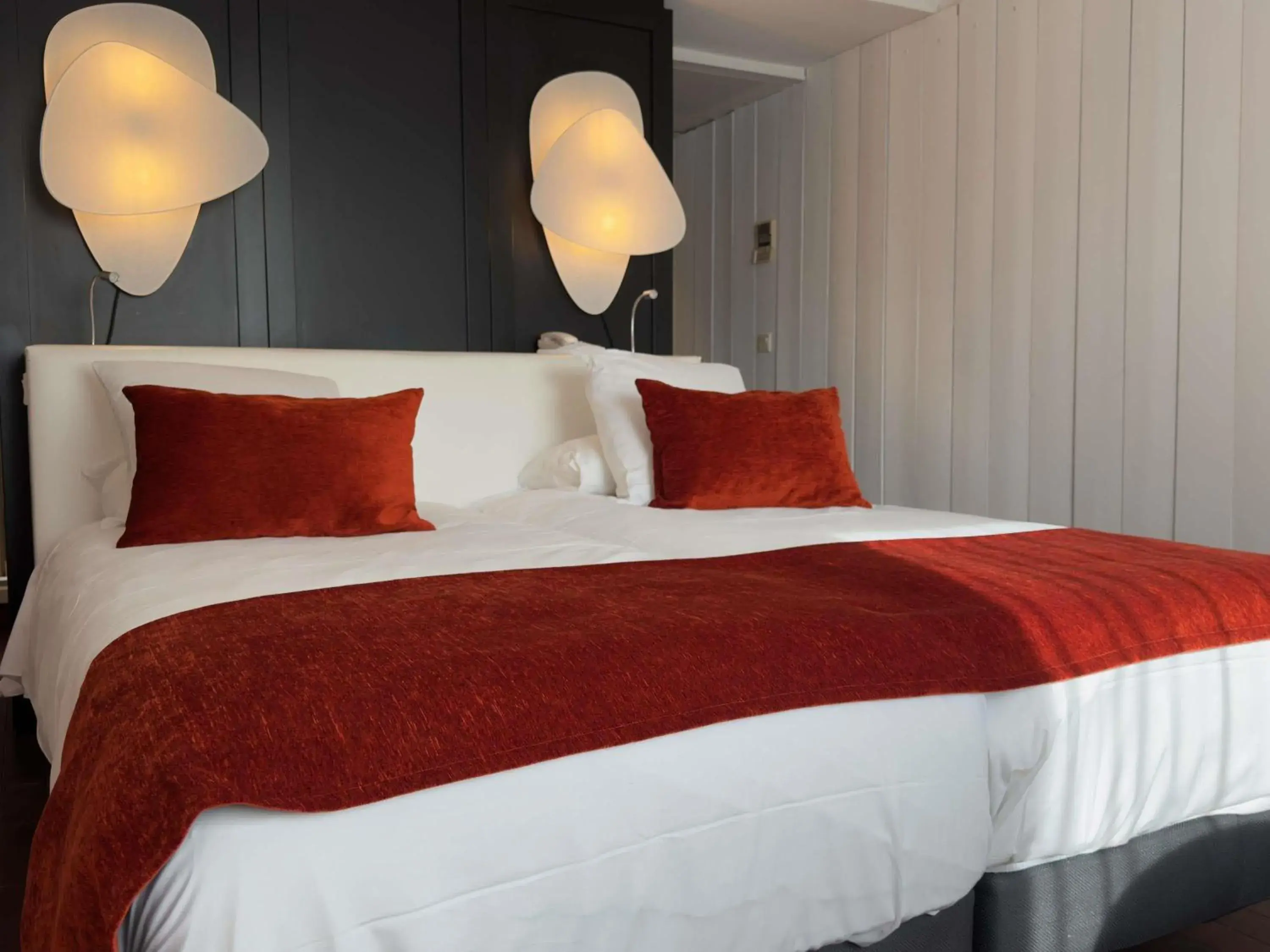 Bedroom, Bed in Mercure Dieppe La Présidence Bedroom, Bed in Mercure Dieppe La Présidence