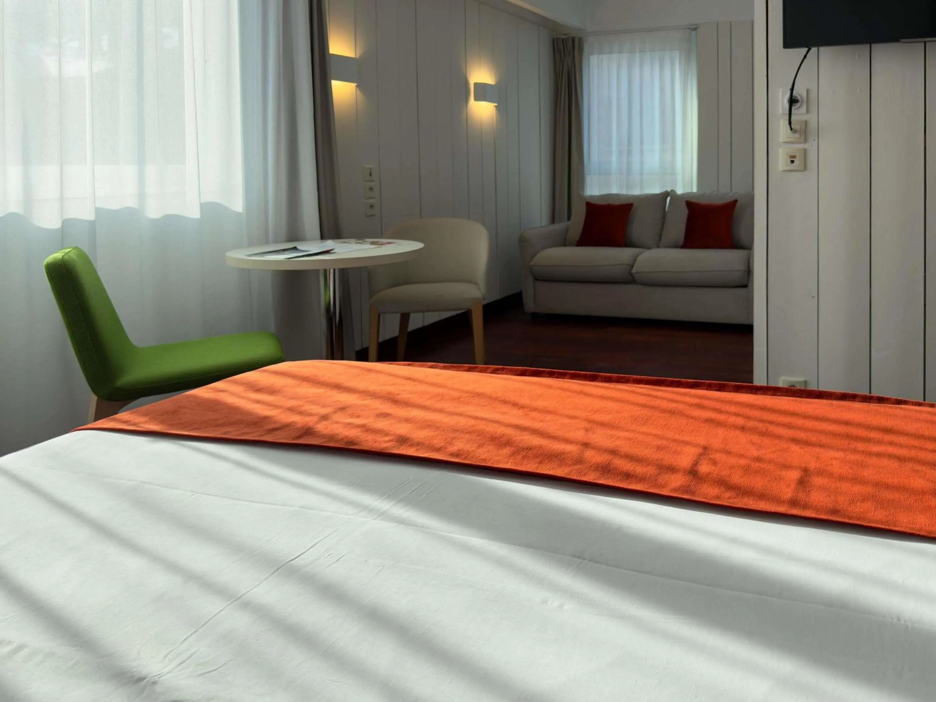 Bedroom, Bed in Mercure Dieppe La Présidence