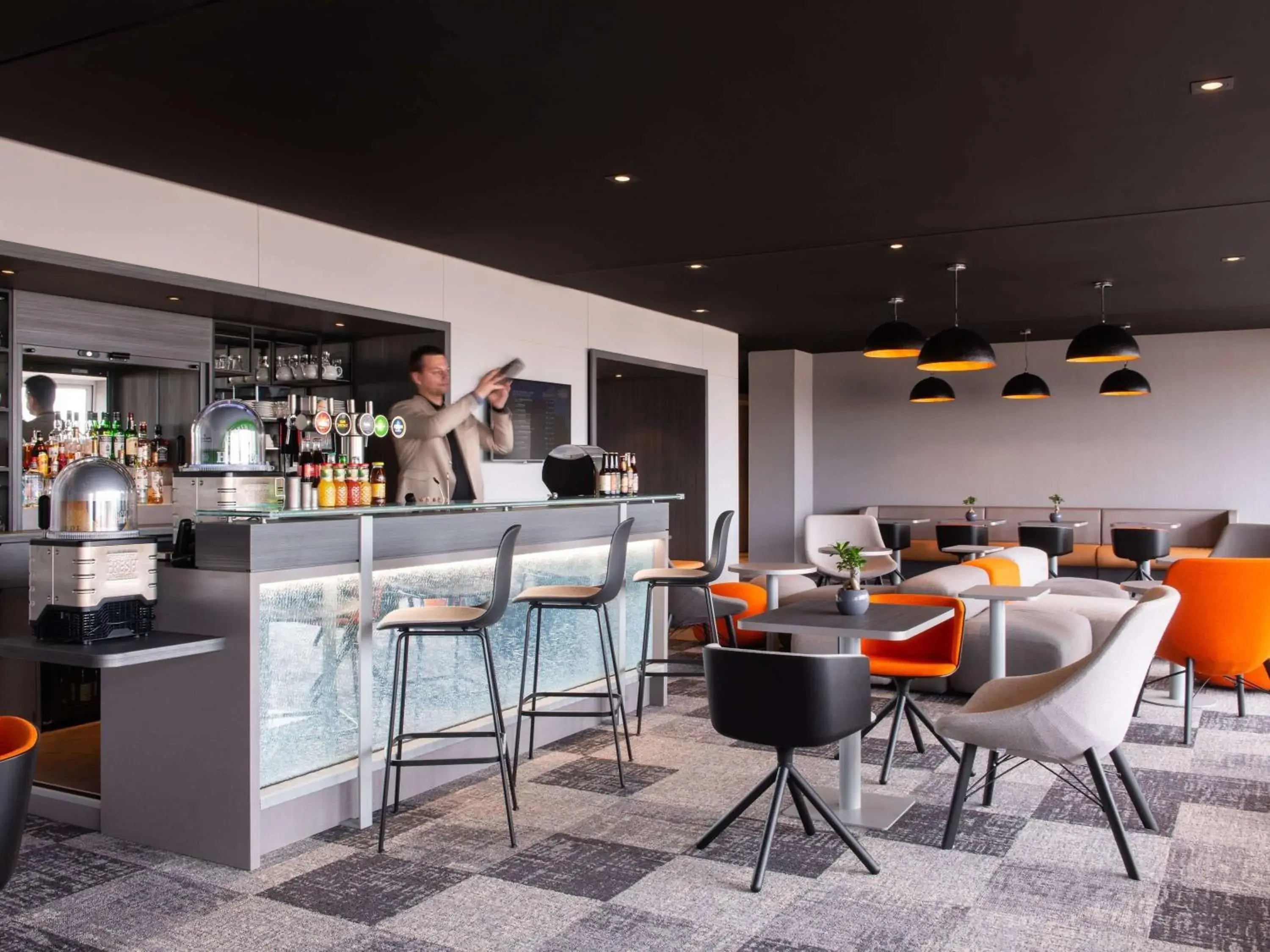 Lounge or bar in Mercure Dieppe La Présidence Lounge or bar in Mercure Dieppe La Présidence