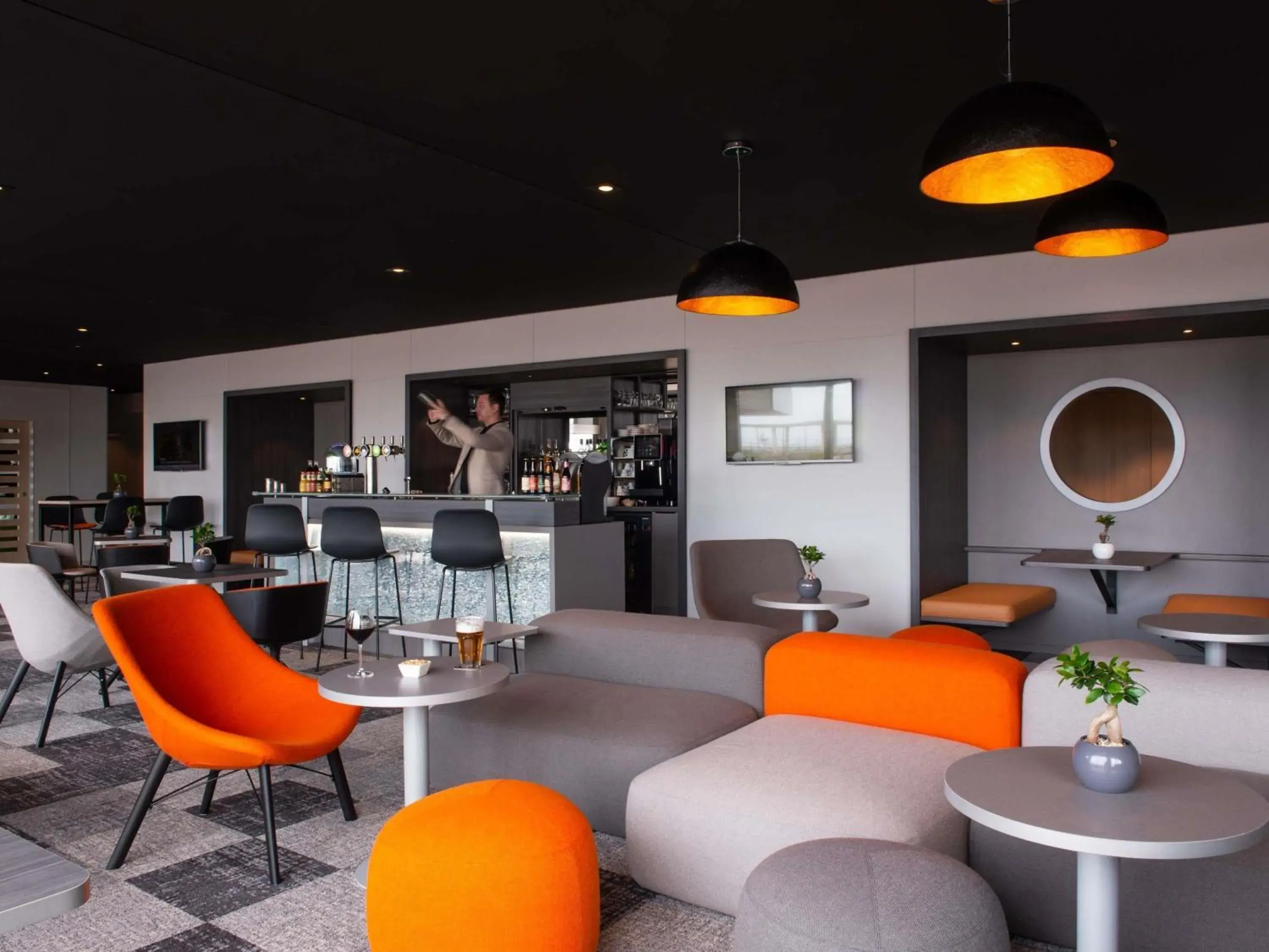 Lounge or bar in Mercure Dieppe La Présidence Lounge or bar in Mercure Dieppe La Présidence