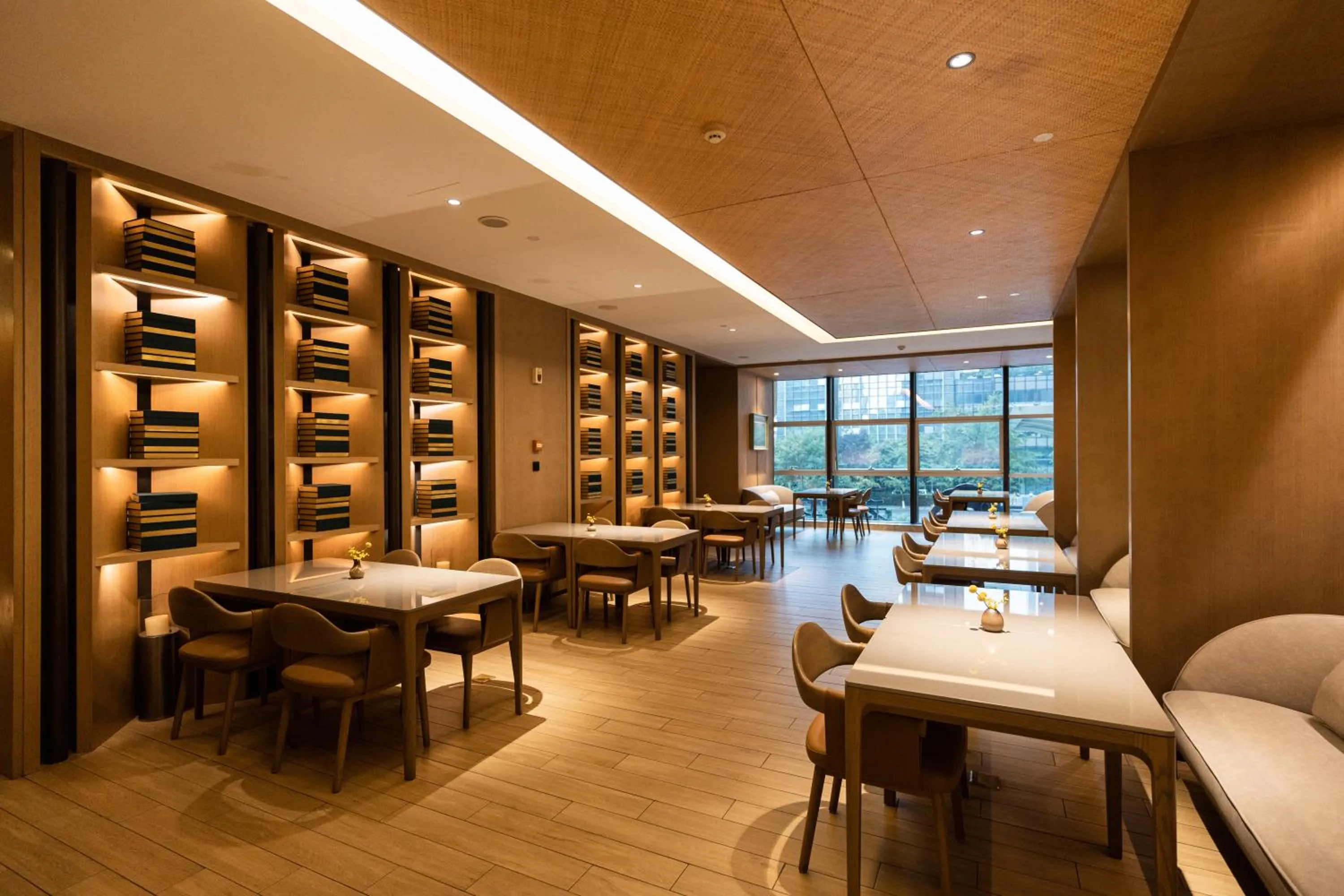 Restaurant/places to eat in JOYA Hotel Chengdu High Technology