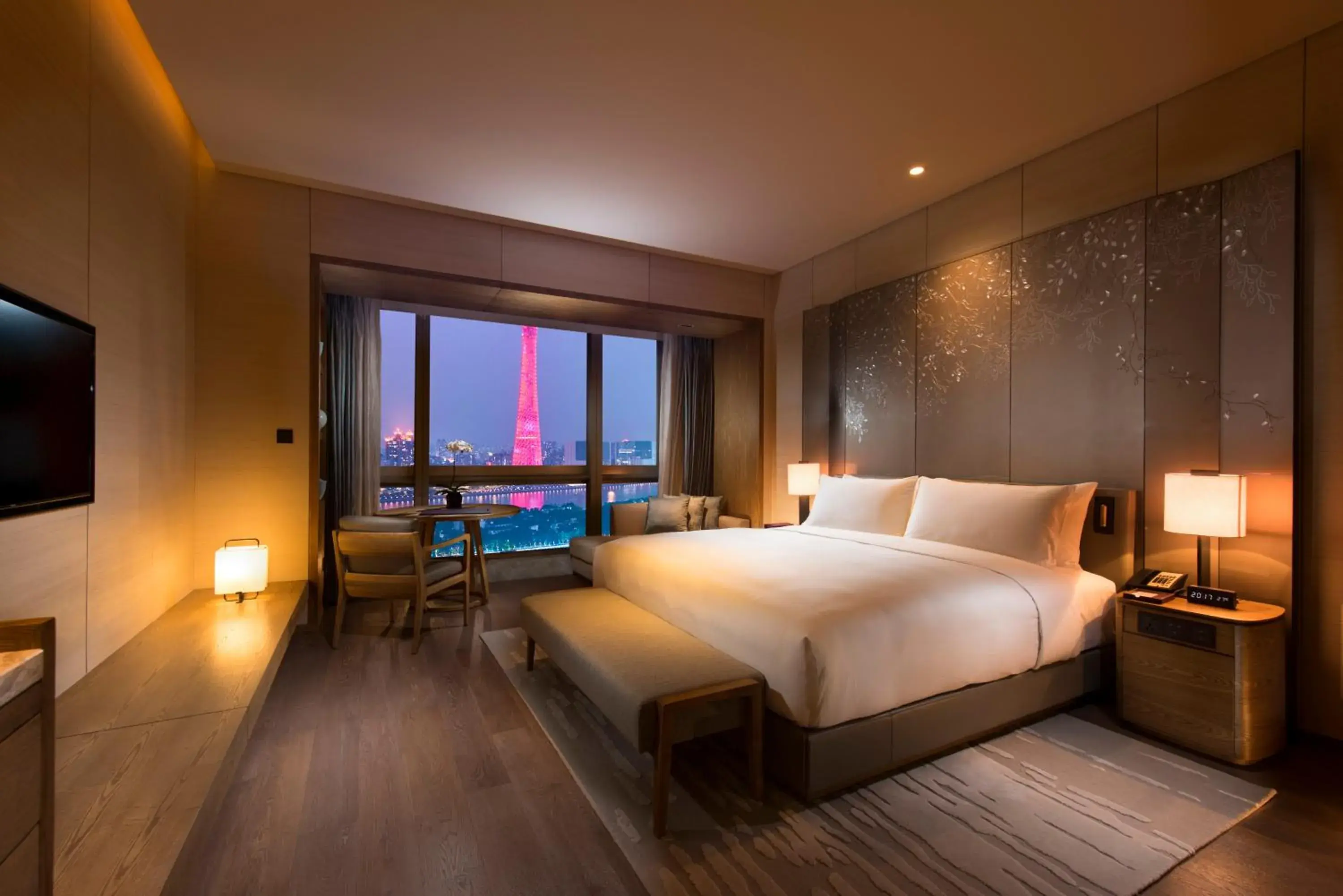 Executive King Room with River View in Conrad Guangzhou Executive King Room with River View in Conrad Guangzhou