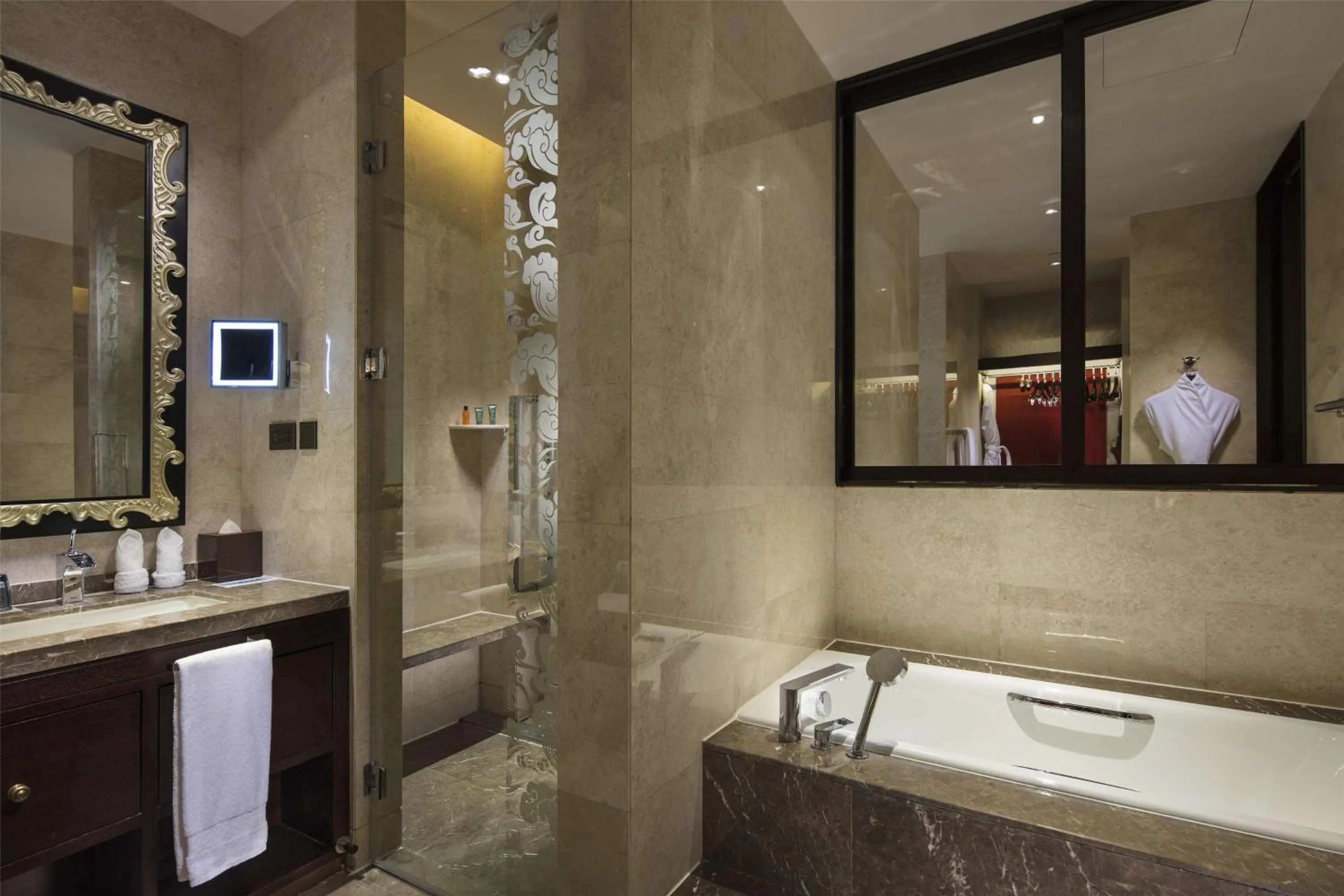 Bathroom in Hilton Linzhi Resort