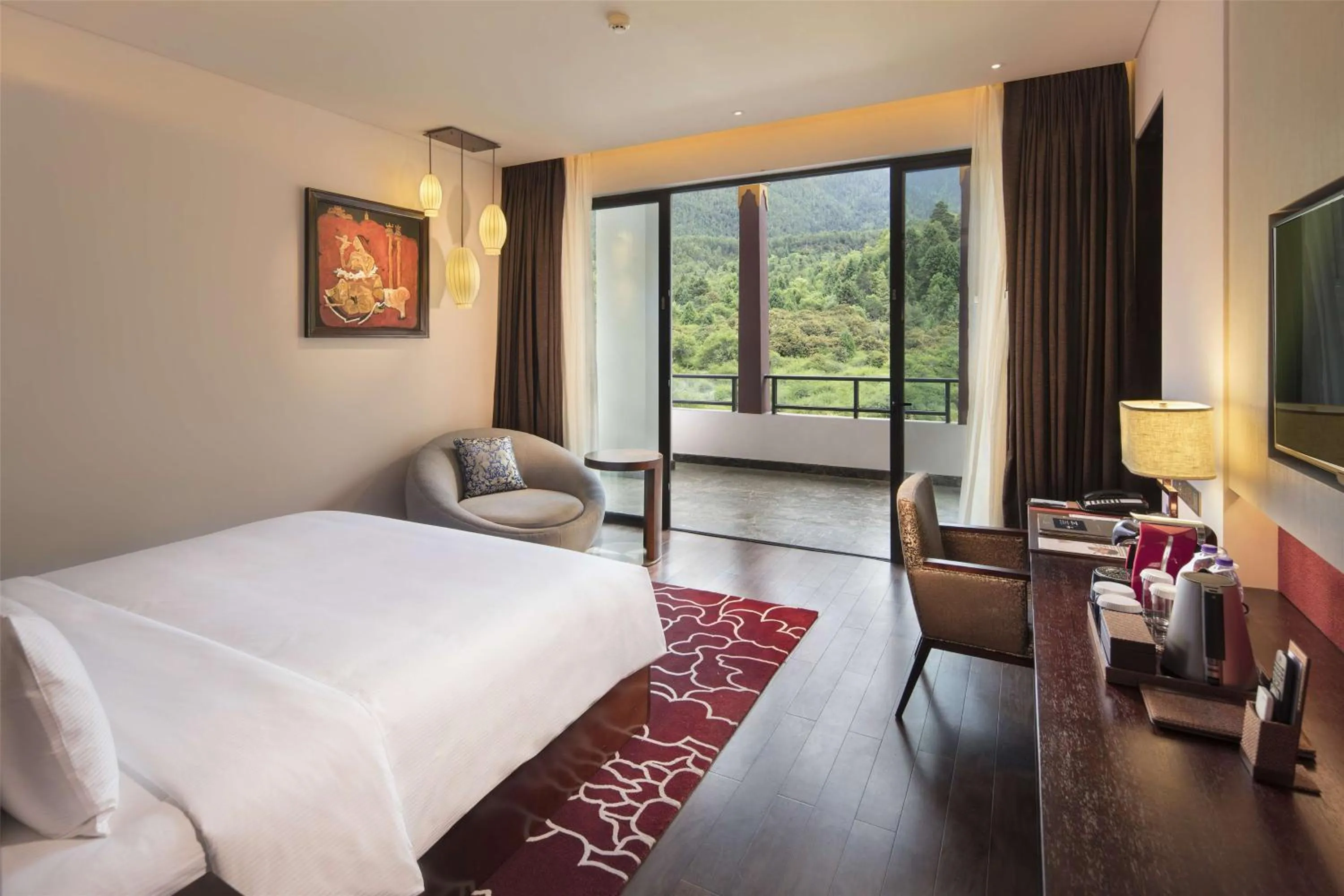 Living room, Bed in Hilton Linzhi Resort