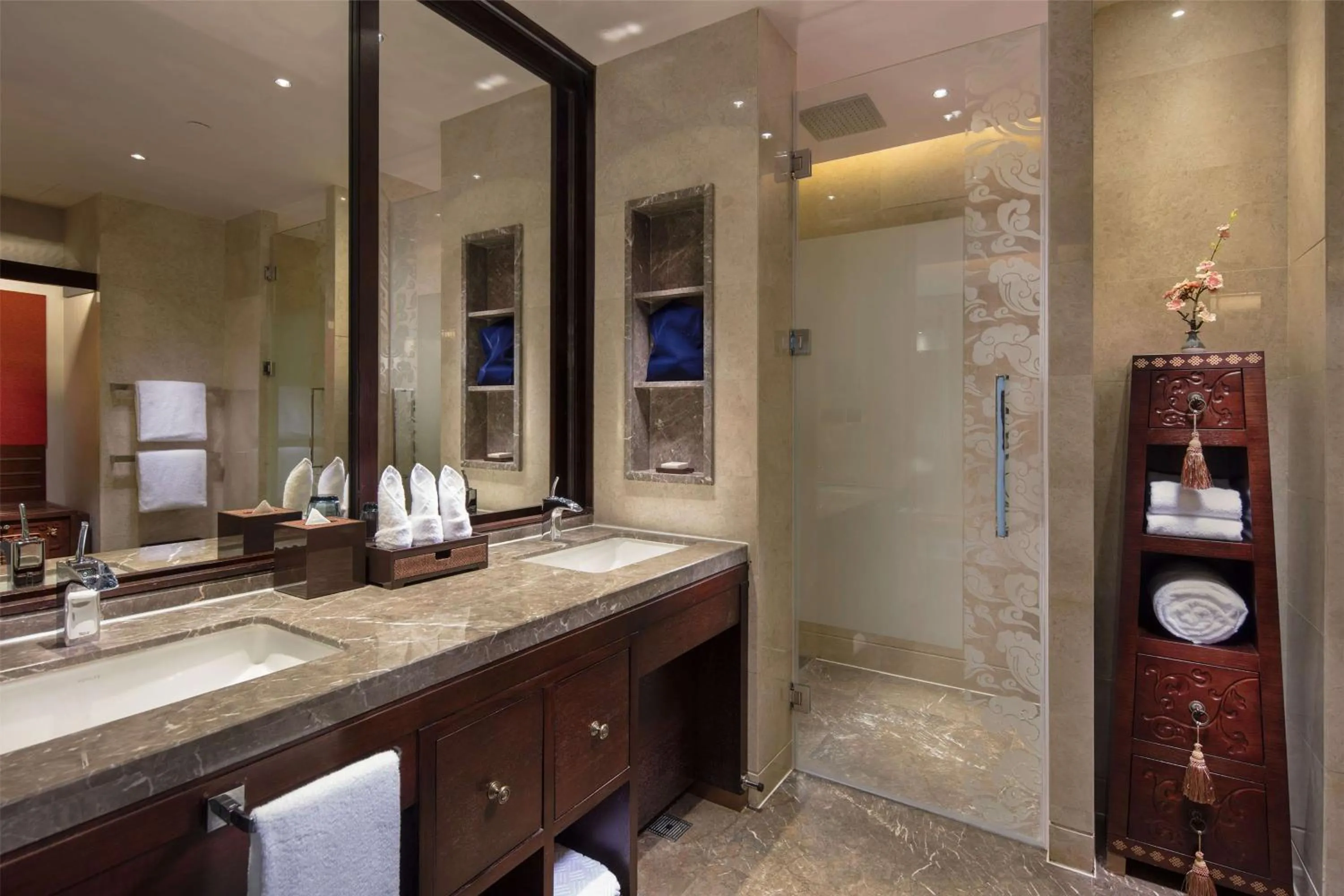 Bathroom in Hilton Linzhi Resort