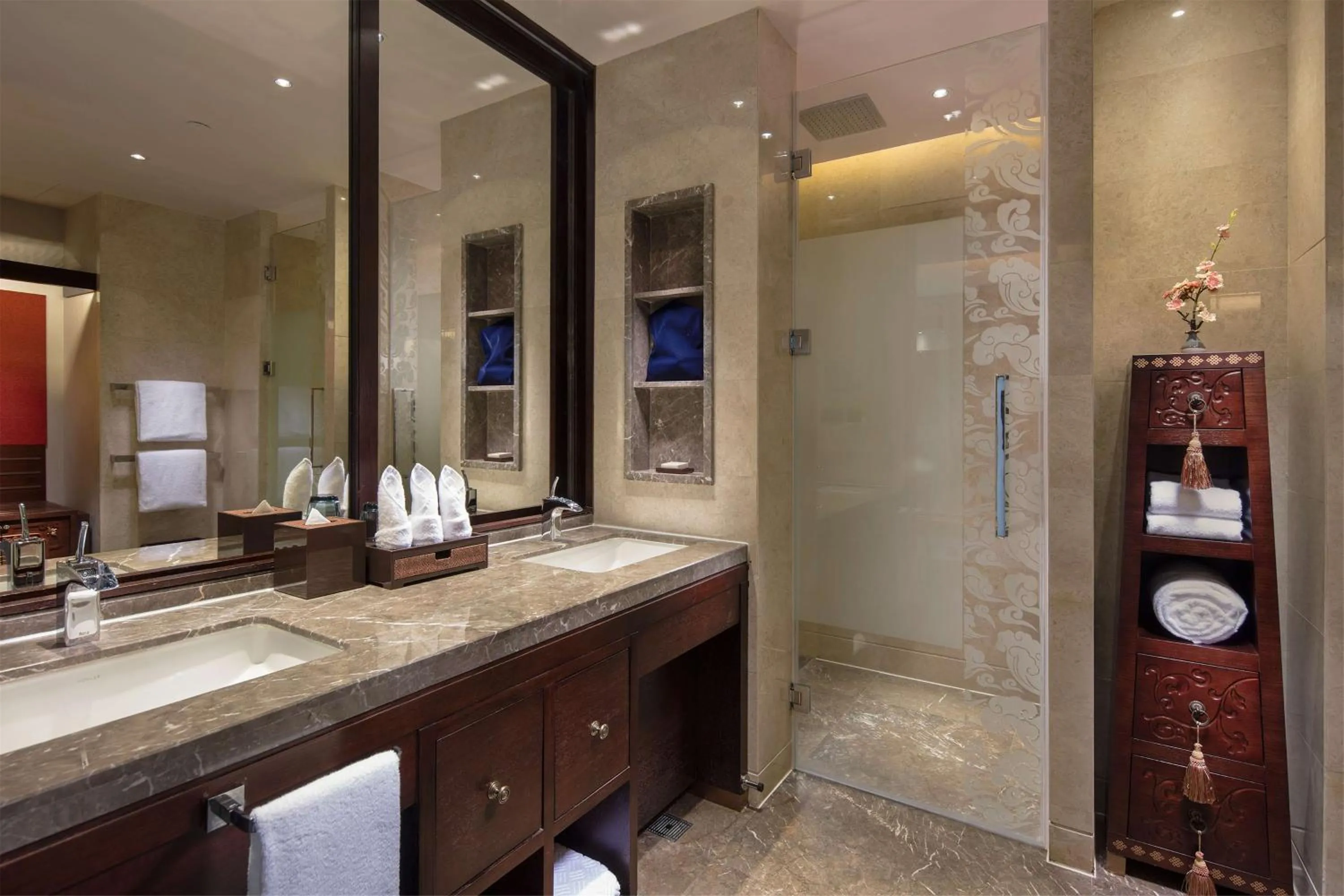 Bathroom in Hilton Linzhi Resort