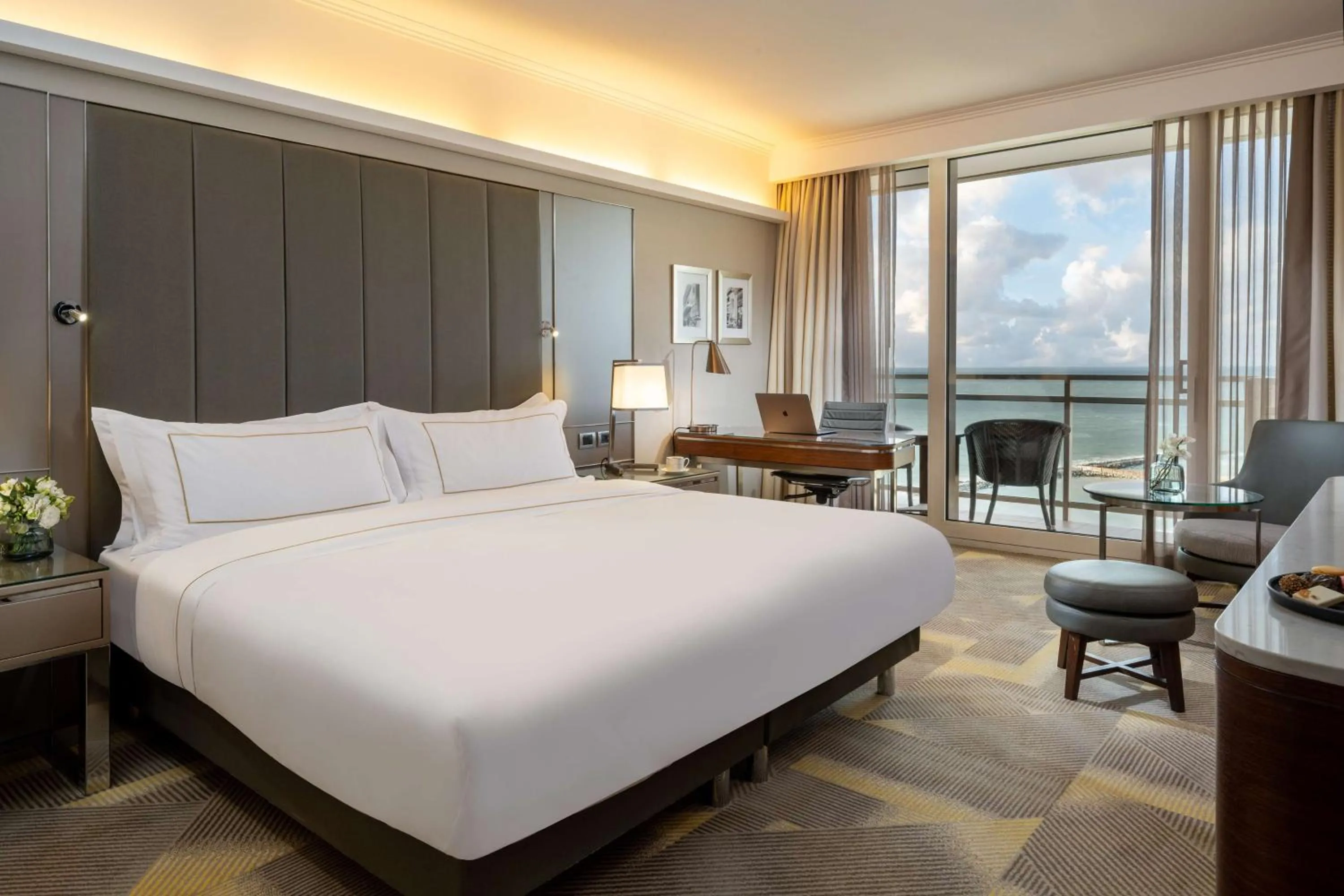 Bedroom, Bed in The Vista At Hilton Tel Aviv