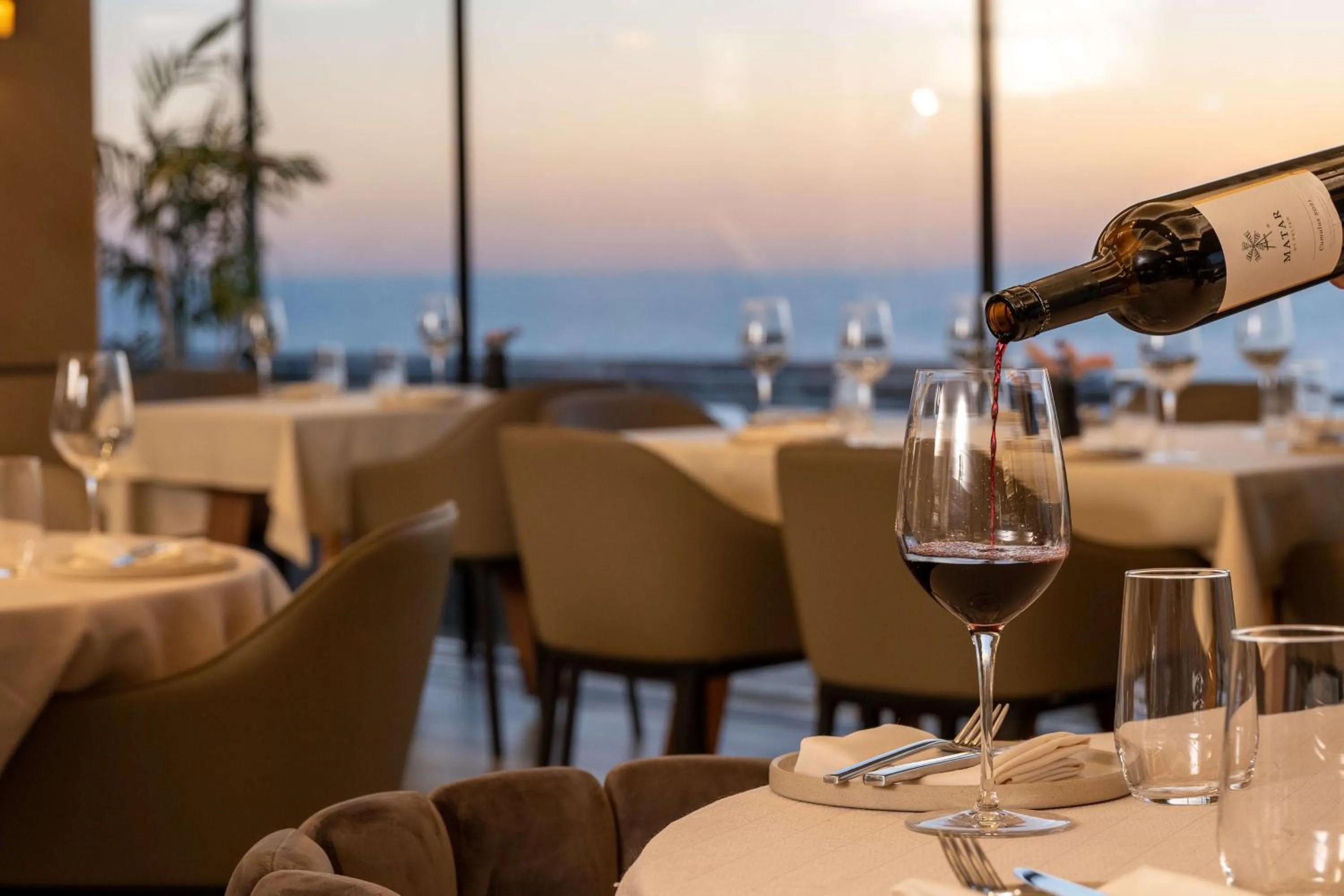 Restaurant/places to eat in The Vista At Hilton Tel Aviv