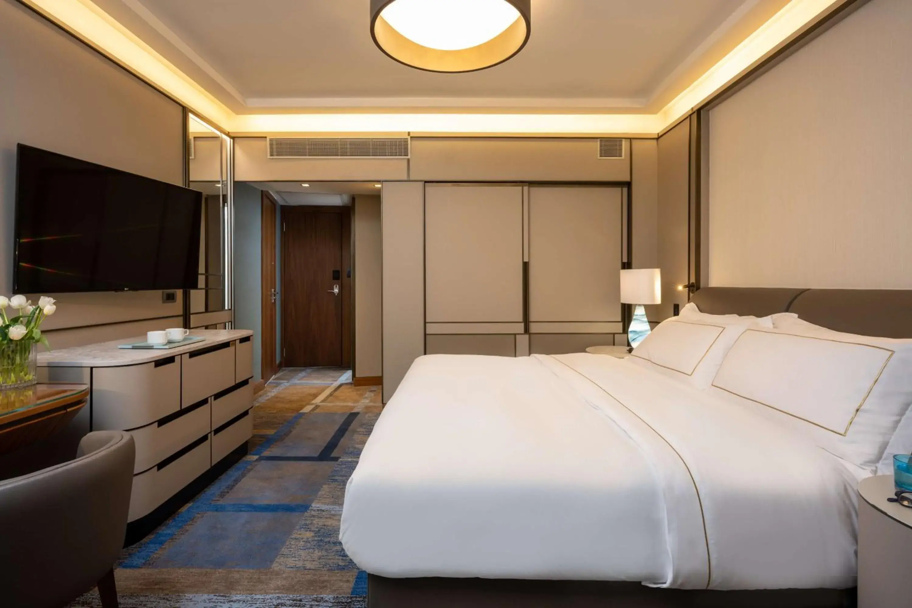 Bed in The Vista At Hilton Tel Aviv Bed in The Vista At Hilton Tel Aviv