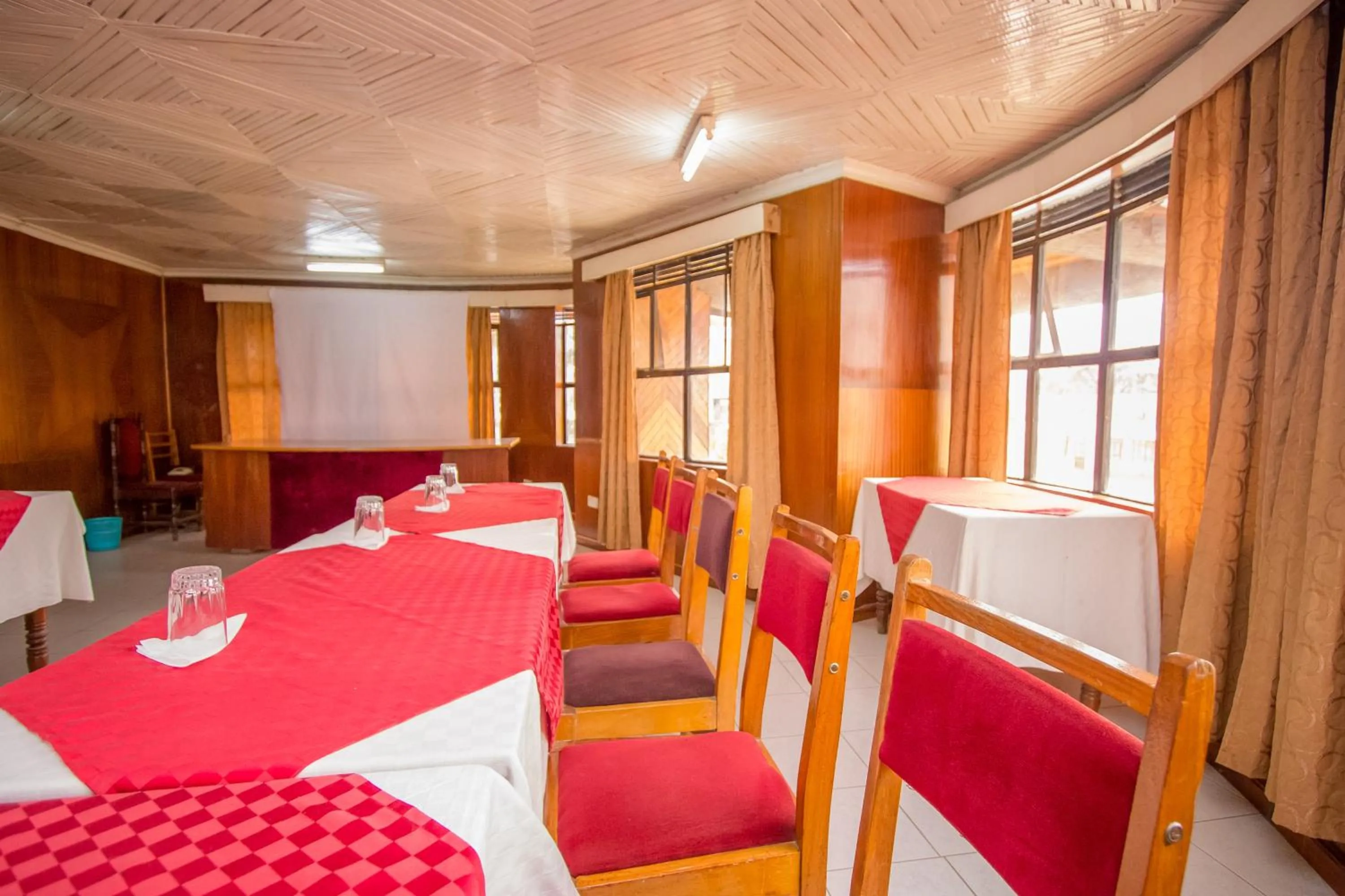 Banquet/Function facilities in Hotel Genevieve