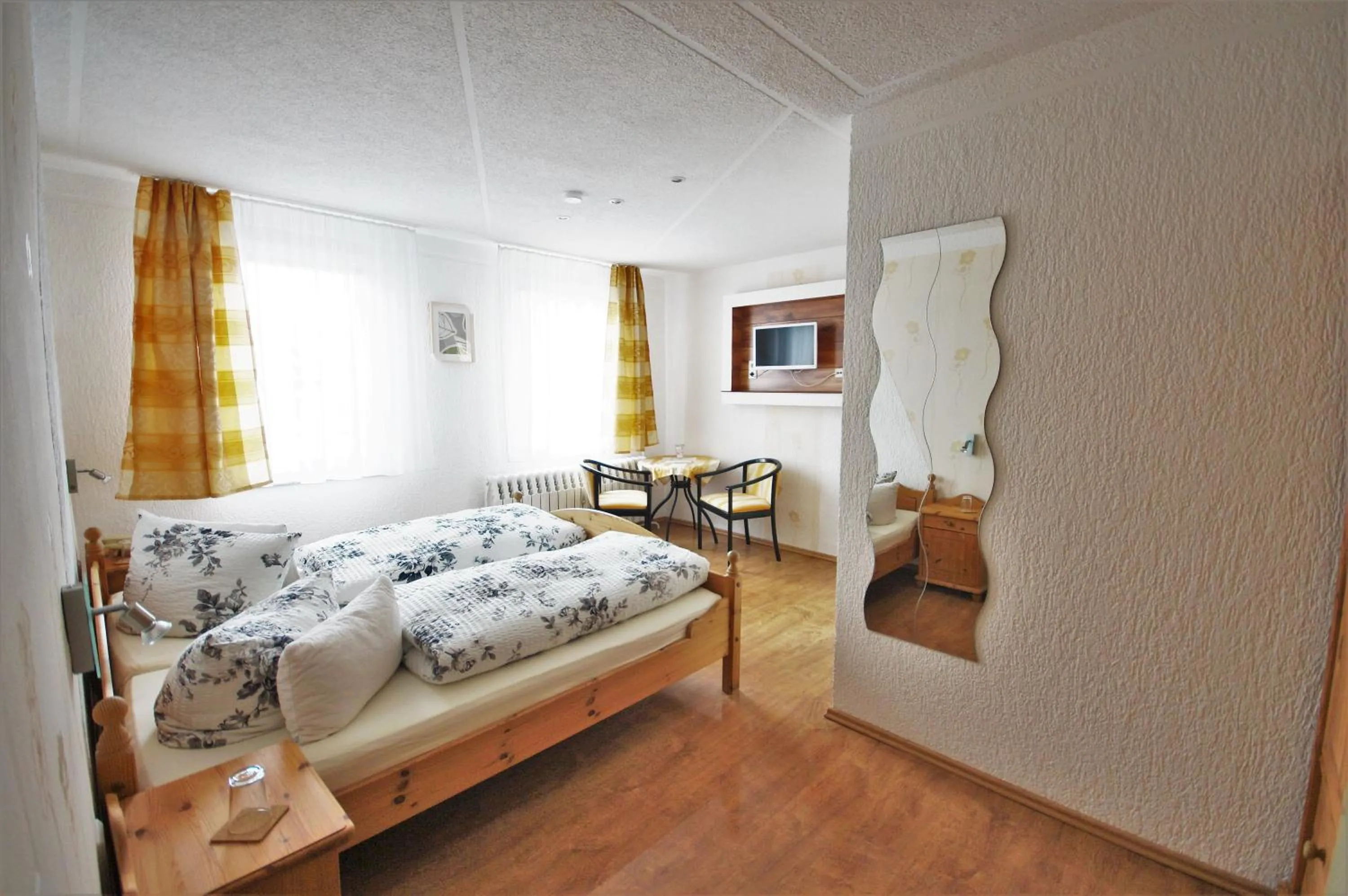 Photo of the whole room, Bed in Hotel Am Kurpark