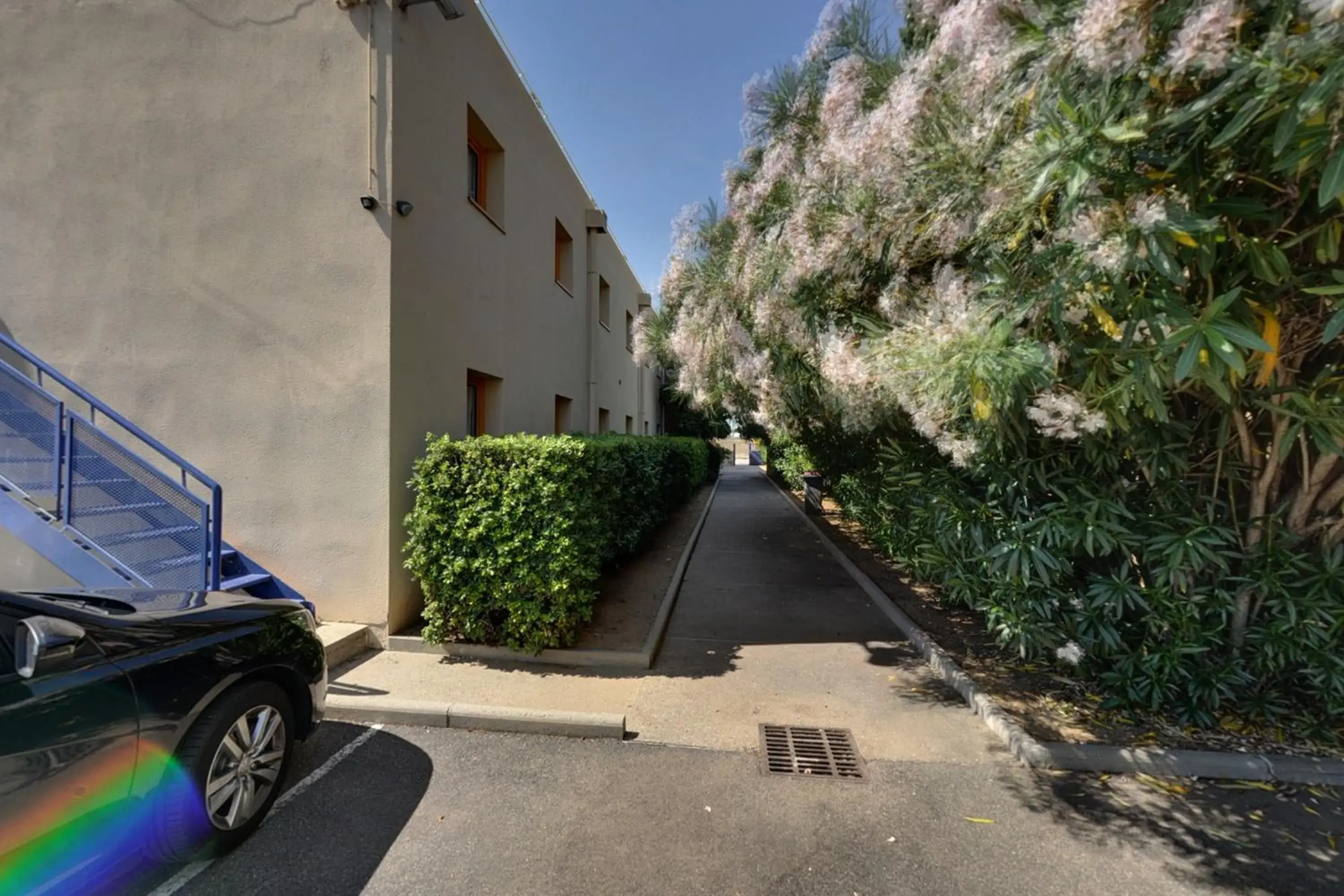 Facade/entrance in The Originals Access, Hôtel Béziers Est Facade/entrance in The Originals Access, Hôtel Béziers Est