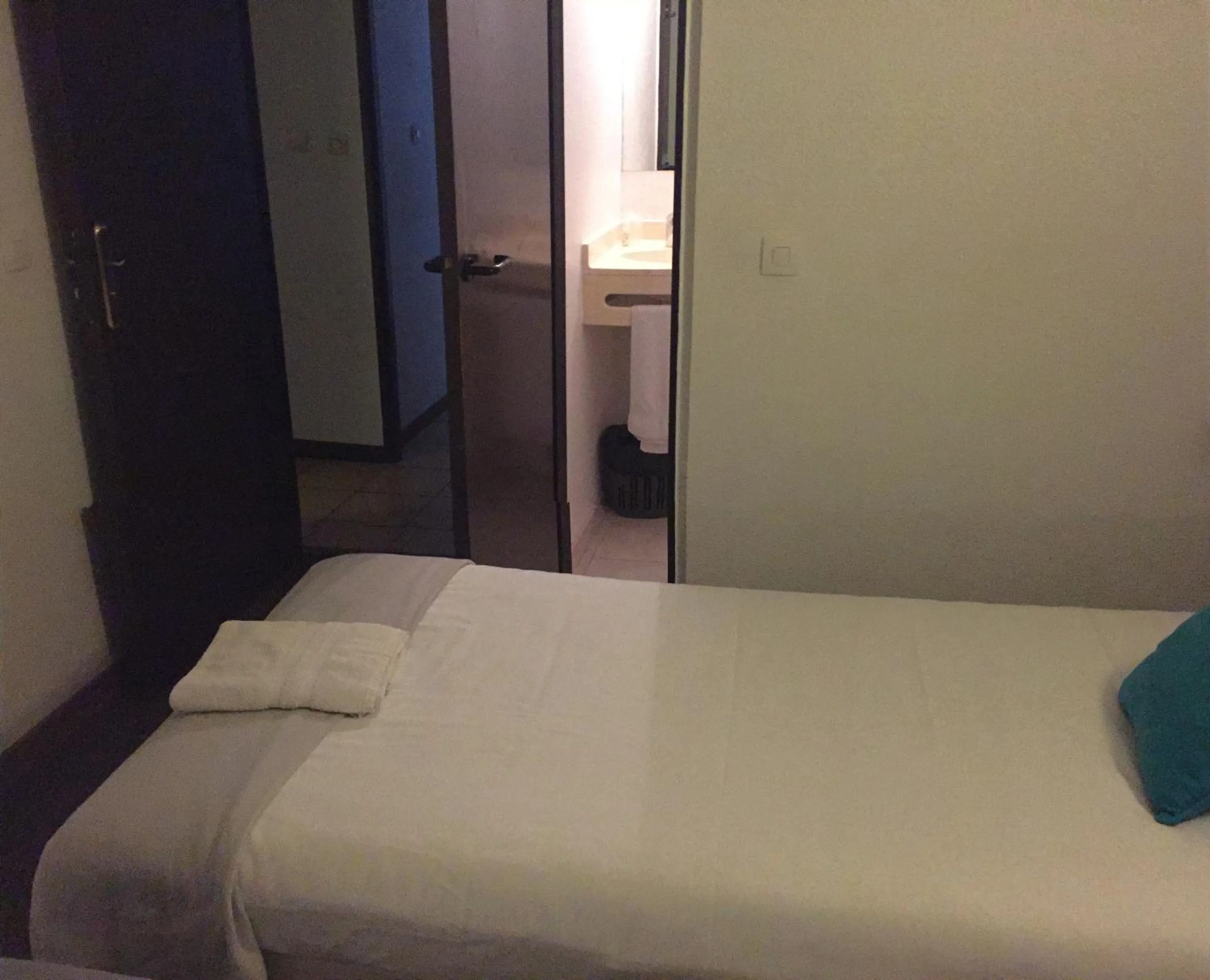 Bed in The Originals Access, Hôtel Béziers Est