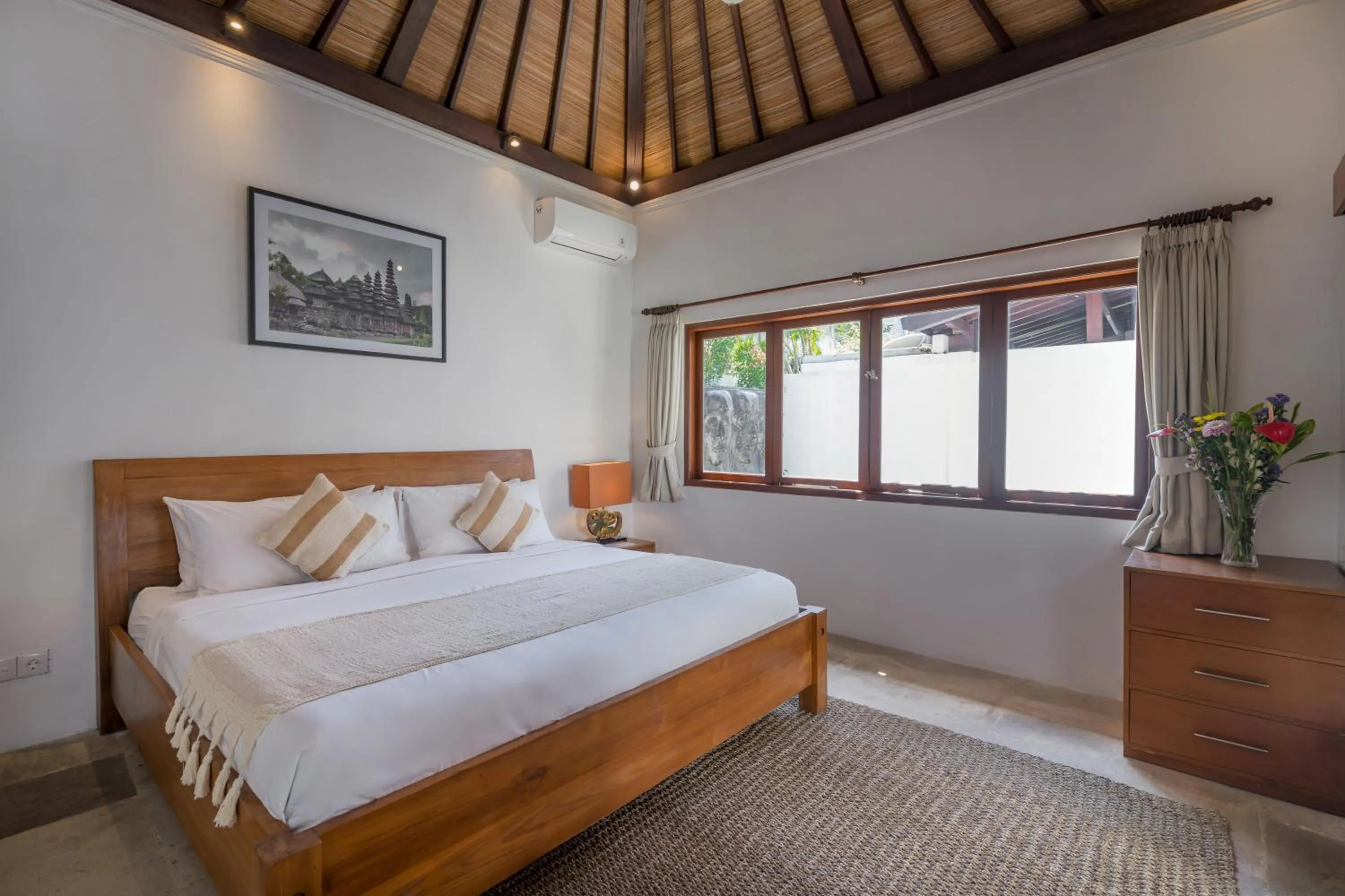 Bedroom, Bed in Jasmina Estate by Villas Direct Bali