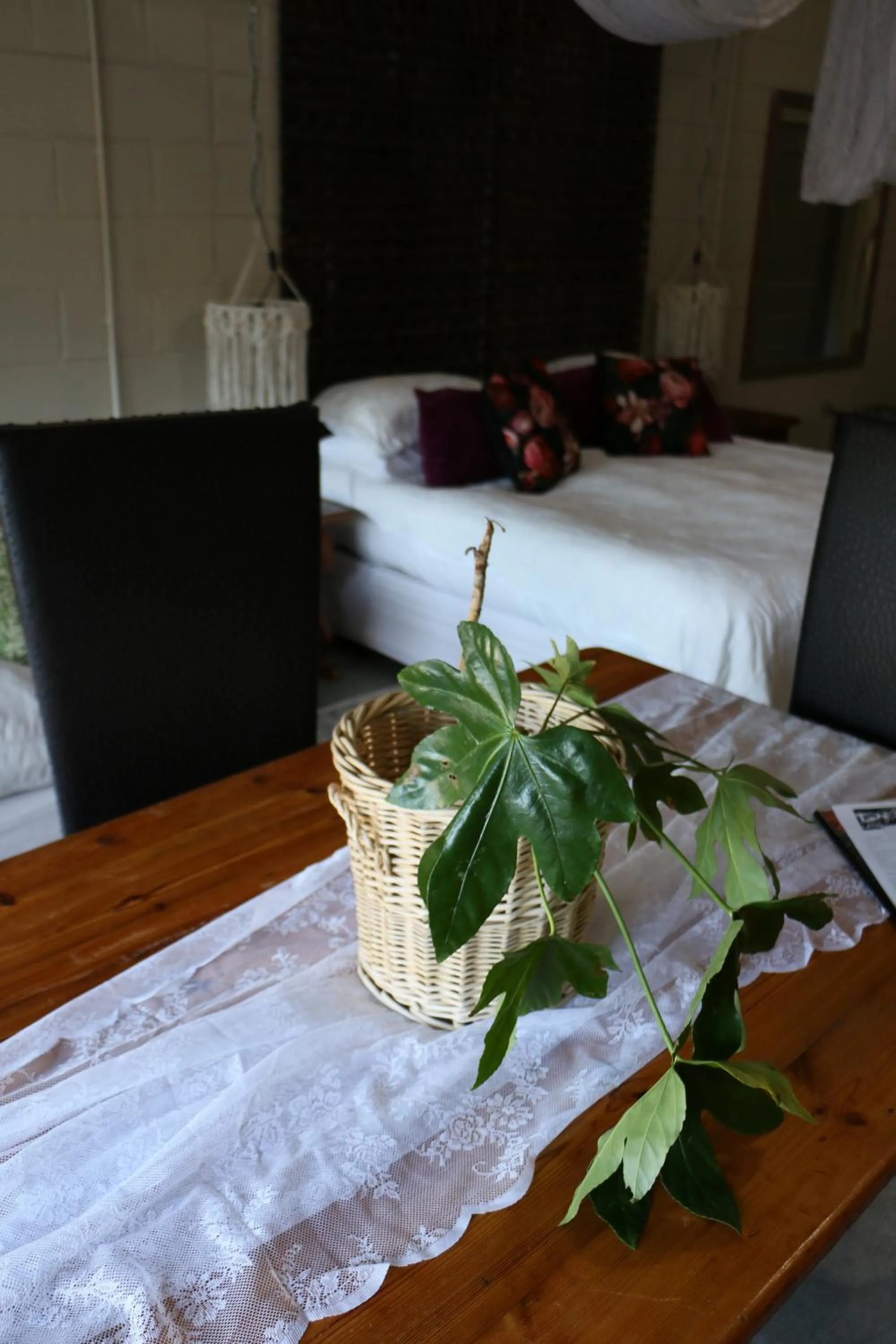 Bedroom, Bed in Daisy Country Lodge