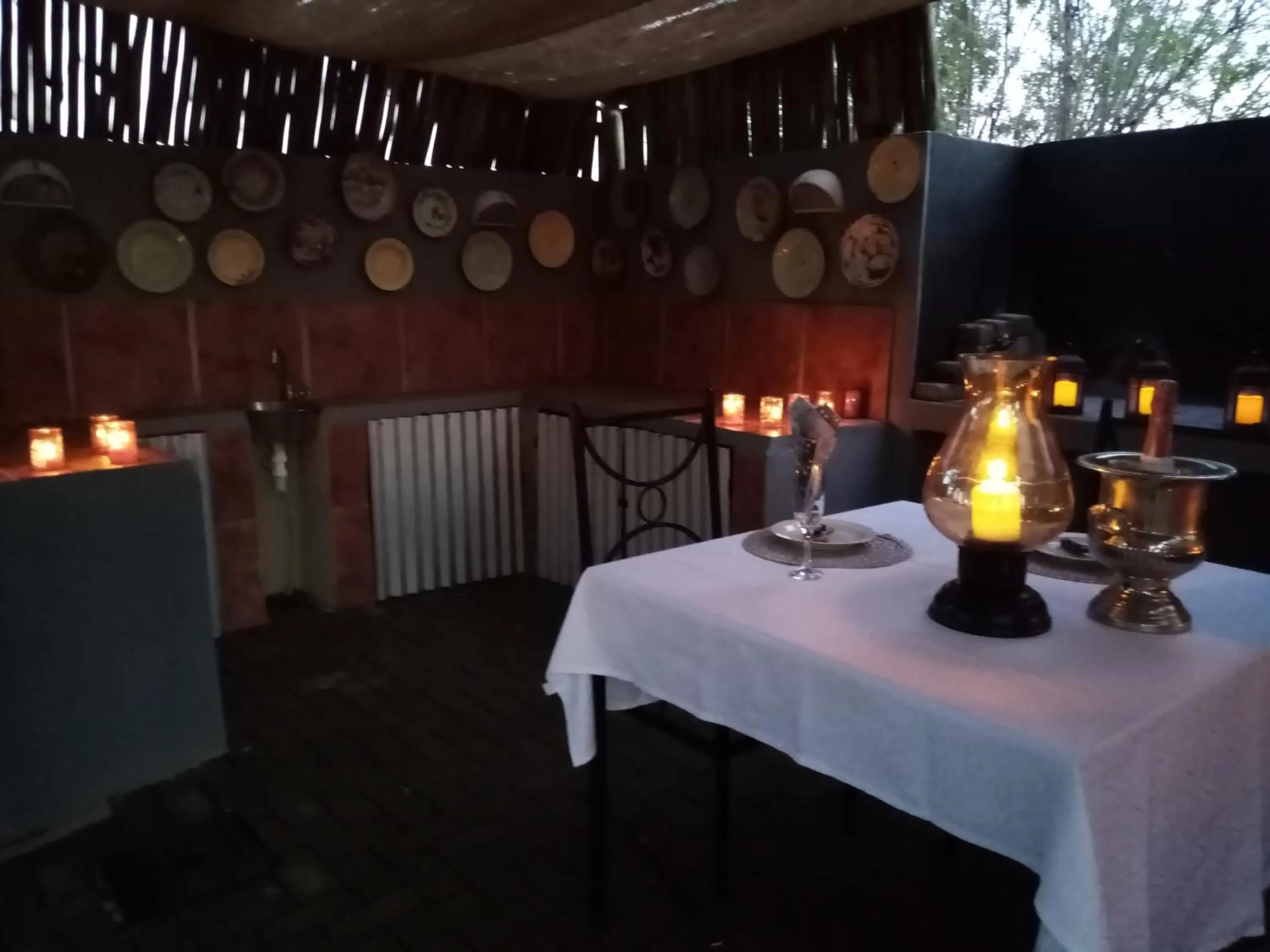 Restaurant/places to eat in Daisy Country Lodge