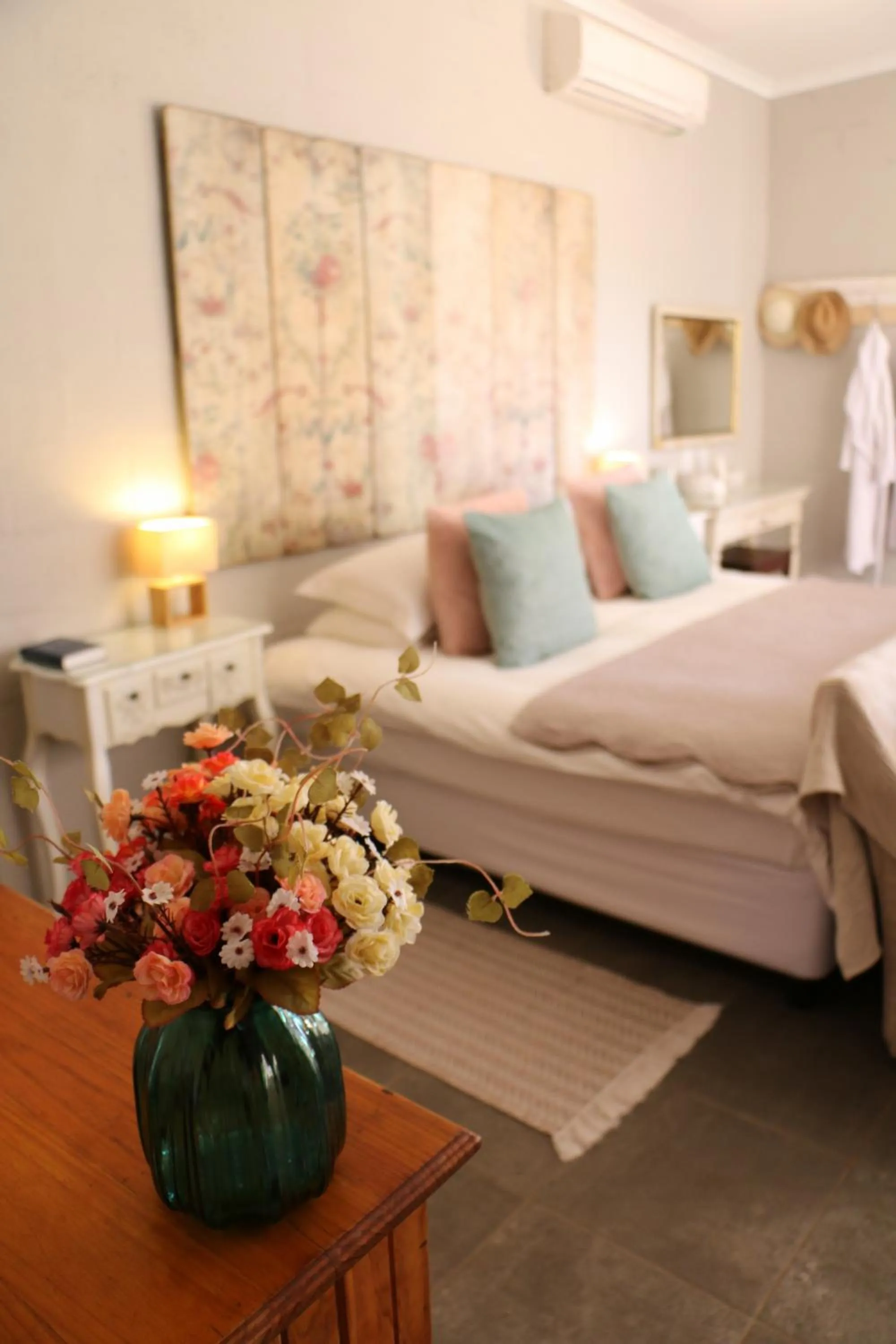 Bed in Daisy Country Lodge