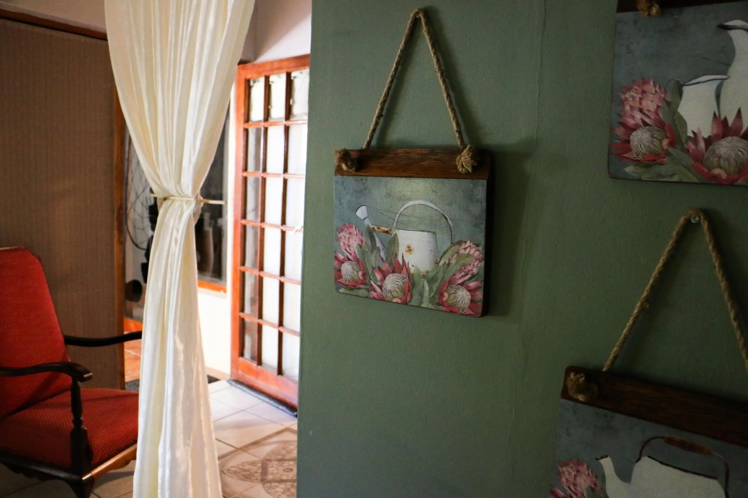 Decorative detail in Daisy Country Lodge