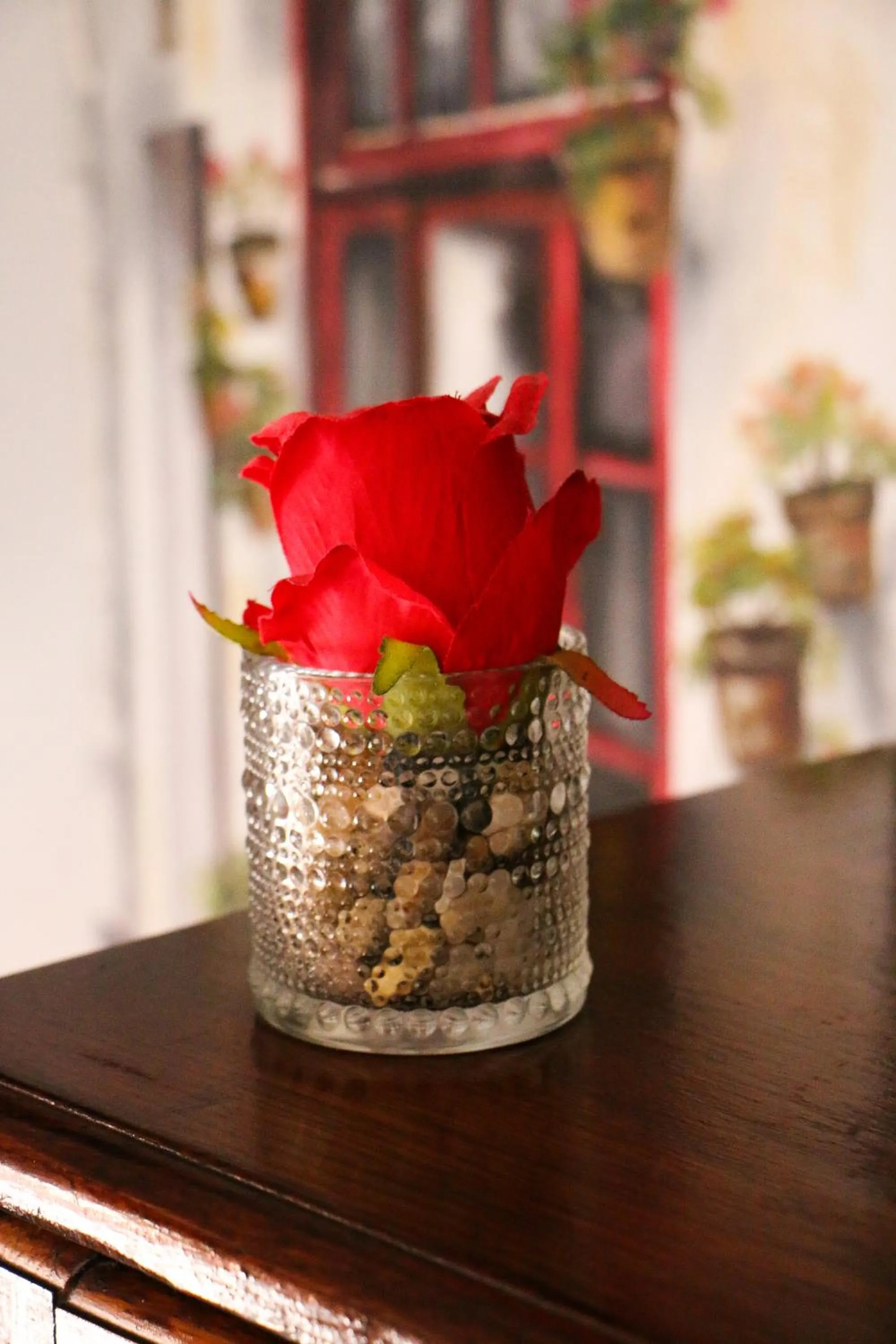 Decorative detail in Daisy Country Lodge