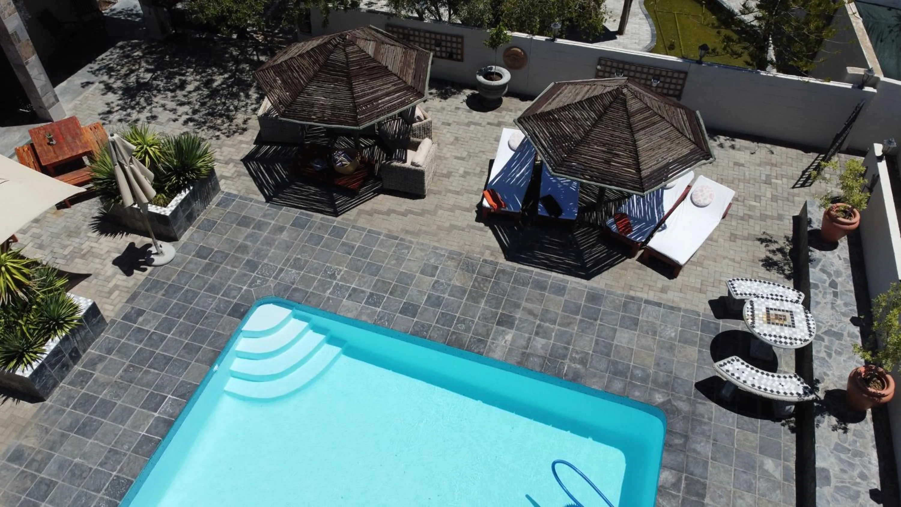 Swimming pool in Daisy Country Lodge