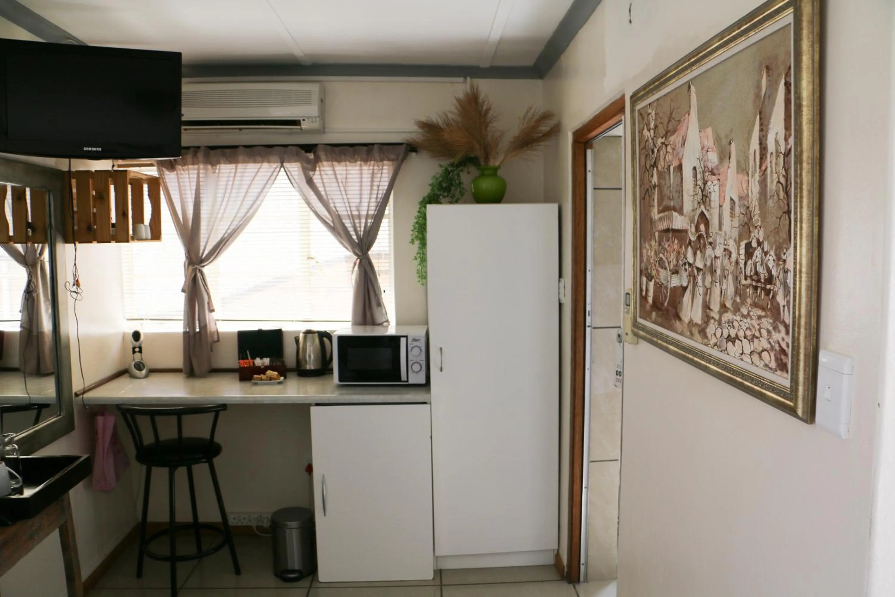 Bedroom in Daisy Country Lodge