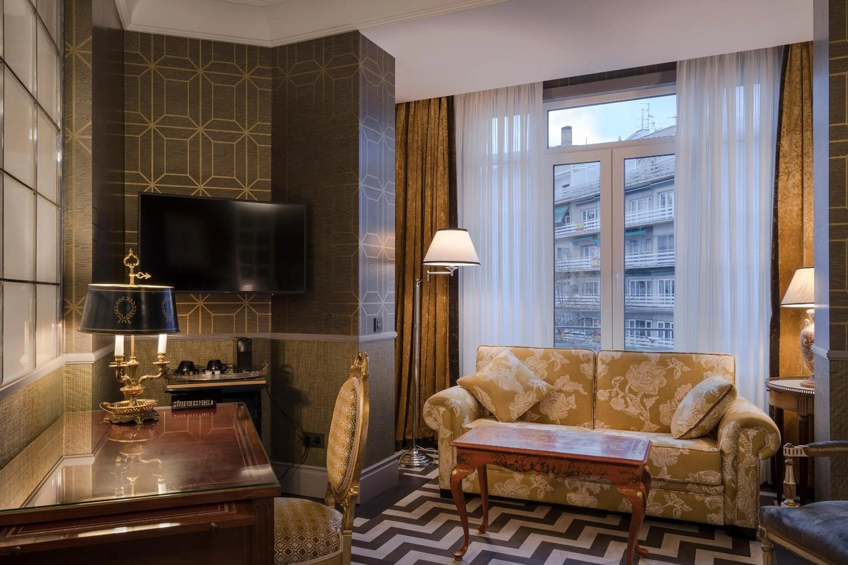 TV and multimedia in Relais & Châteaux Heritage Hotel