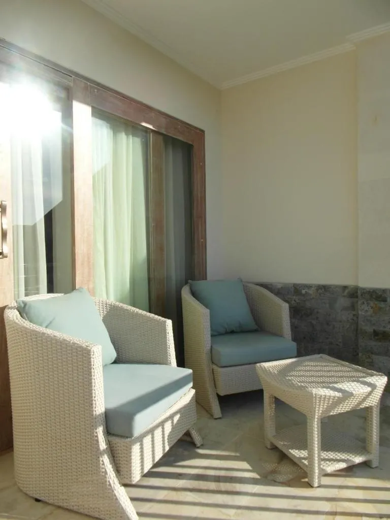 Villa Adon
