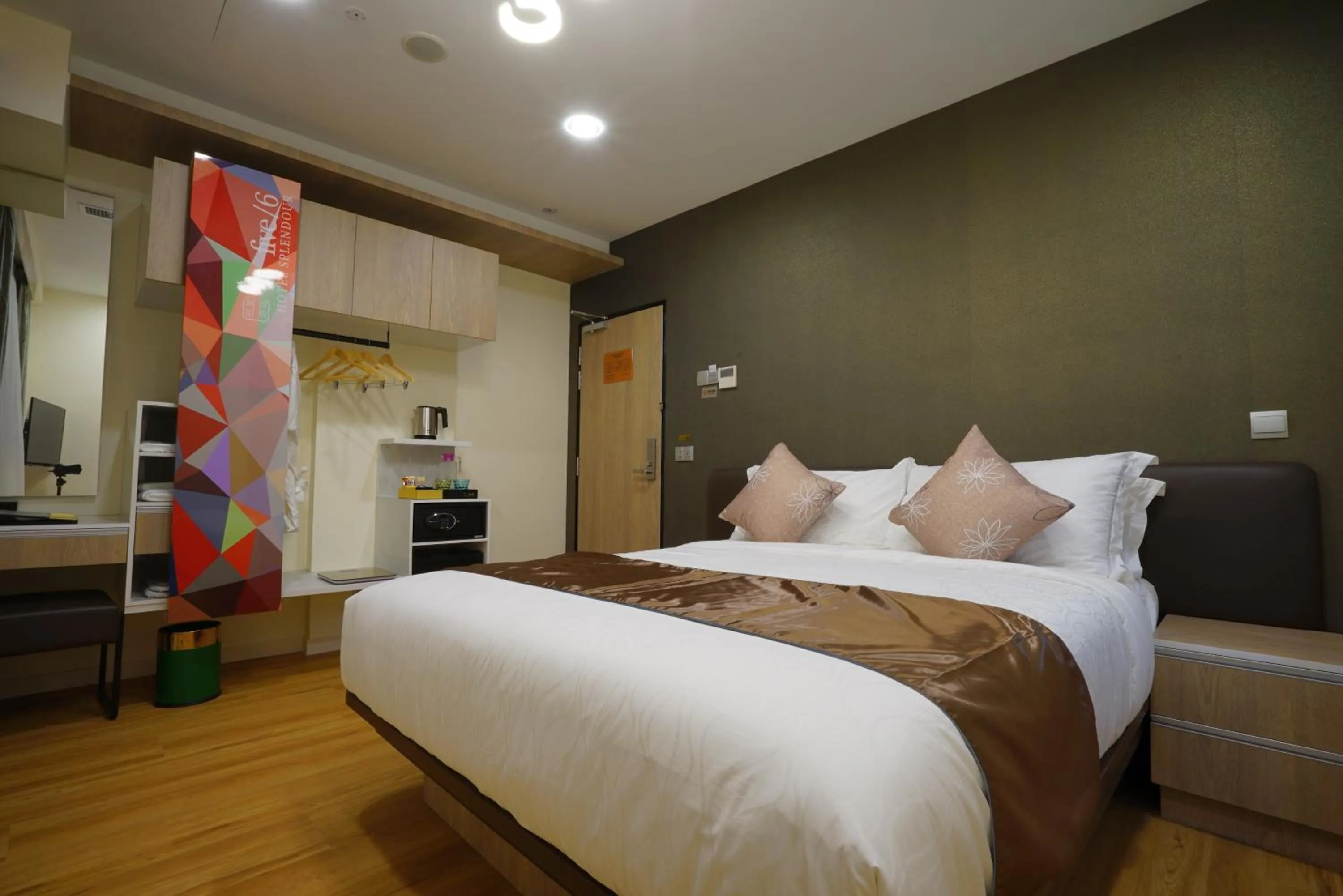 Bed in five6 Hotel Splendour