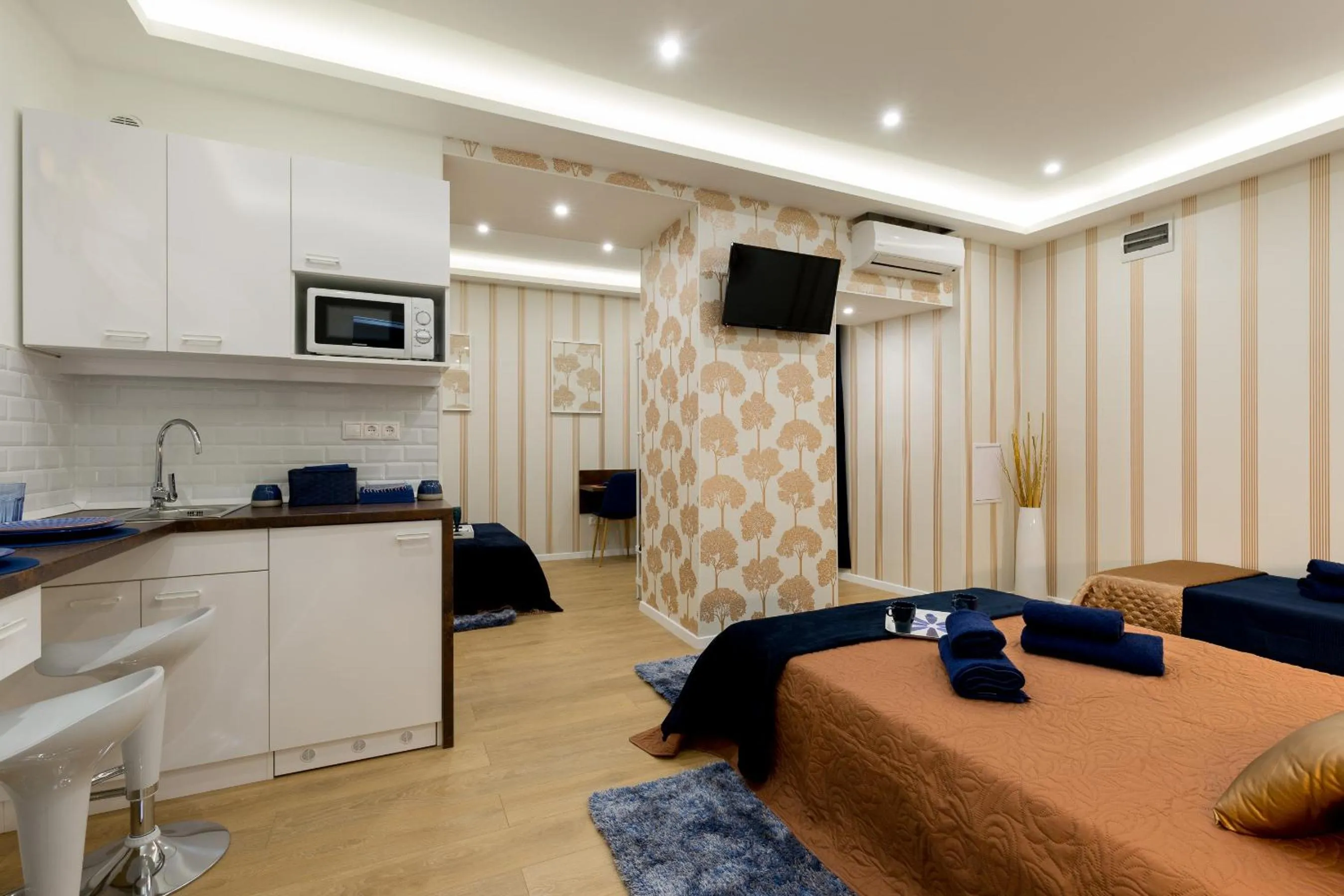 Kitchen or kitchenette, Bed in Budapest Holidays Fashion