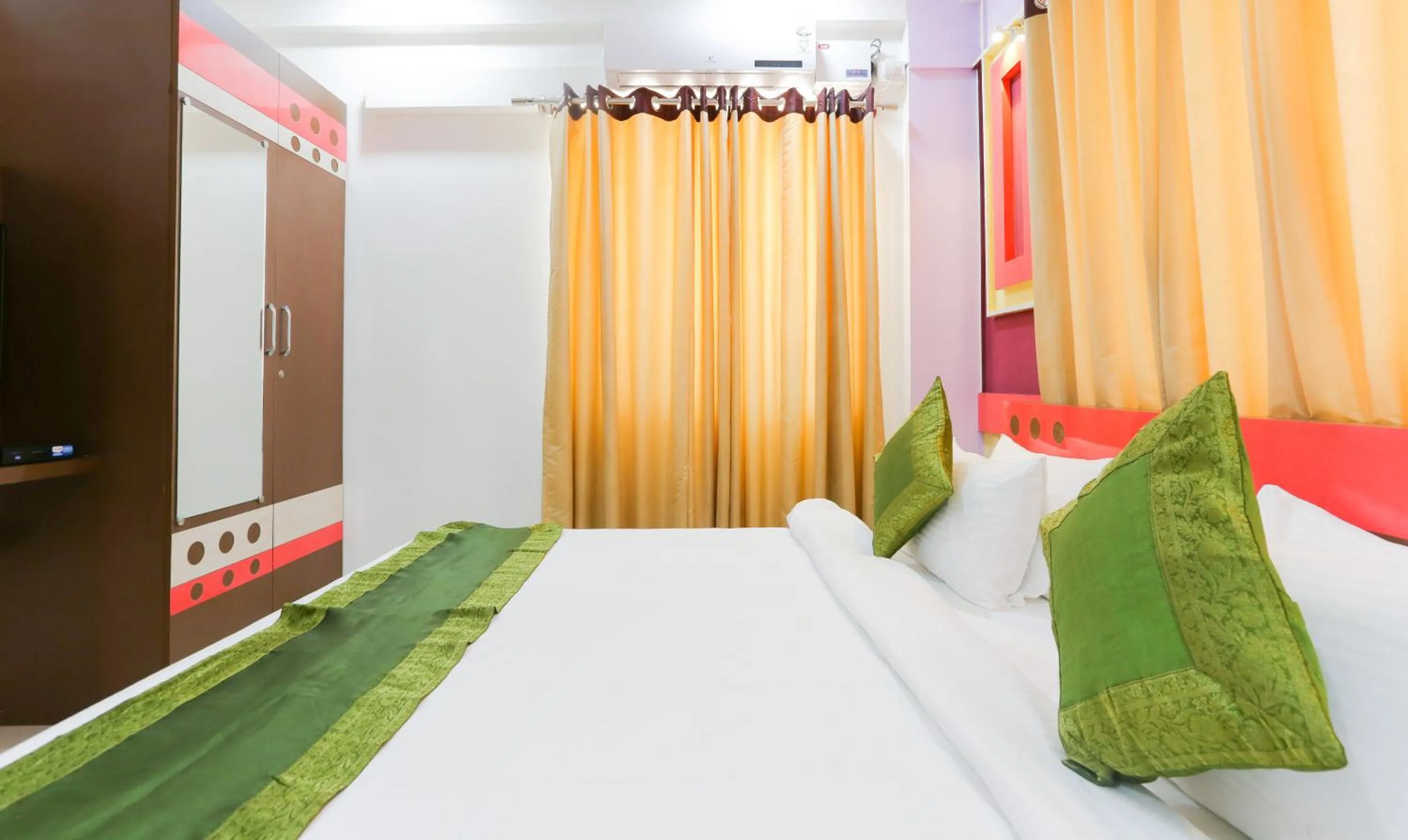 Bedroom, Bed in Itsy Hotels Worldtree Bellandur