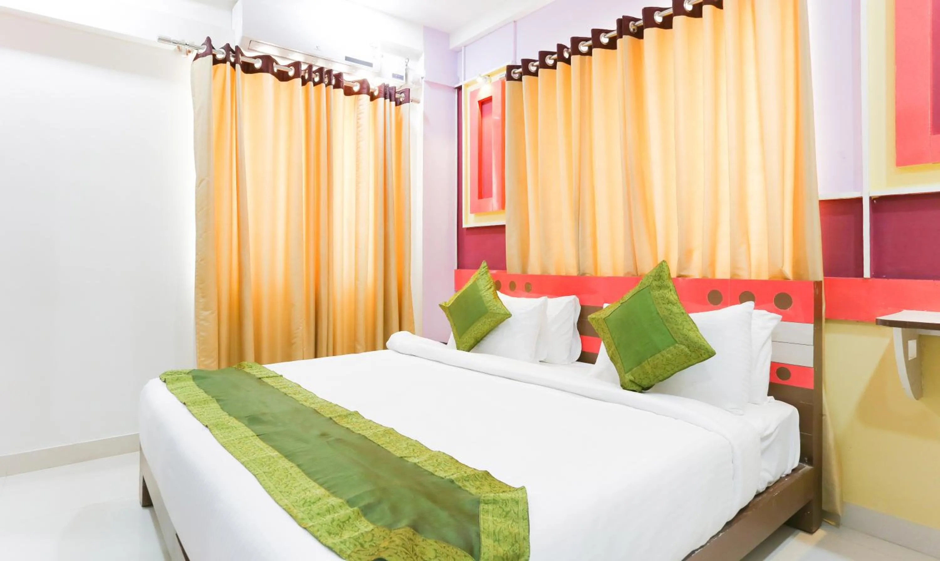 Bedroom, Bed in Itsy Hotels Worldtree Bellandur