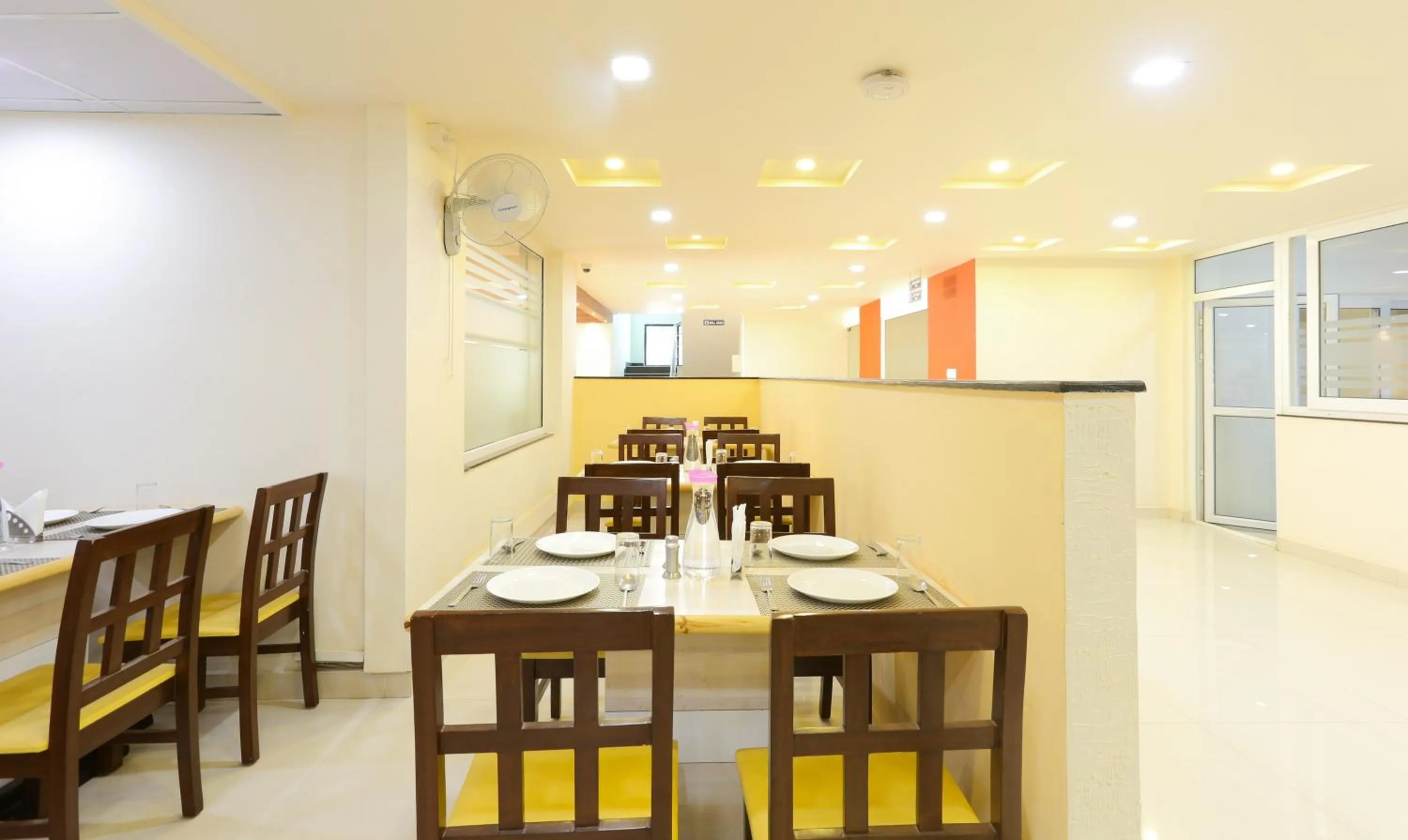 Restaurant/places to eat in Itsy Hotels Worldtree Bellandur