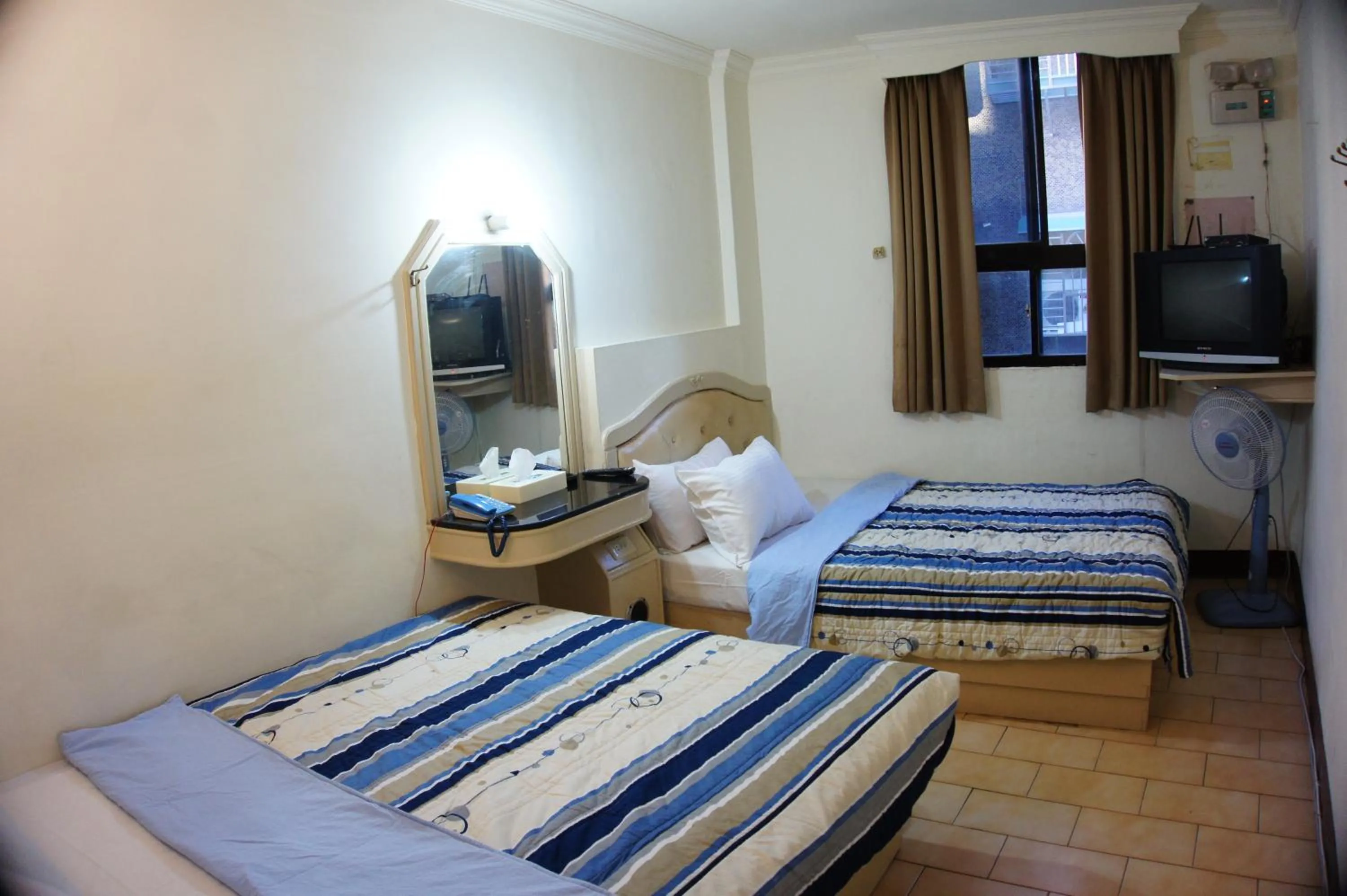 bunk bed, Bed in Yi Yuan Hotel
