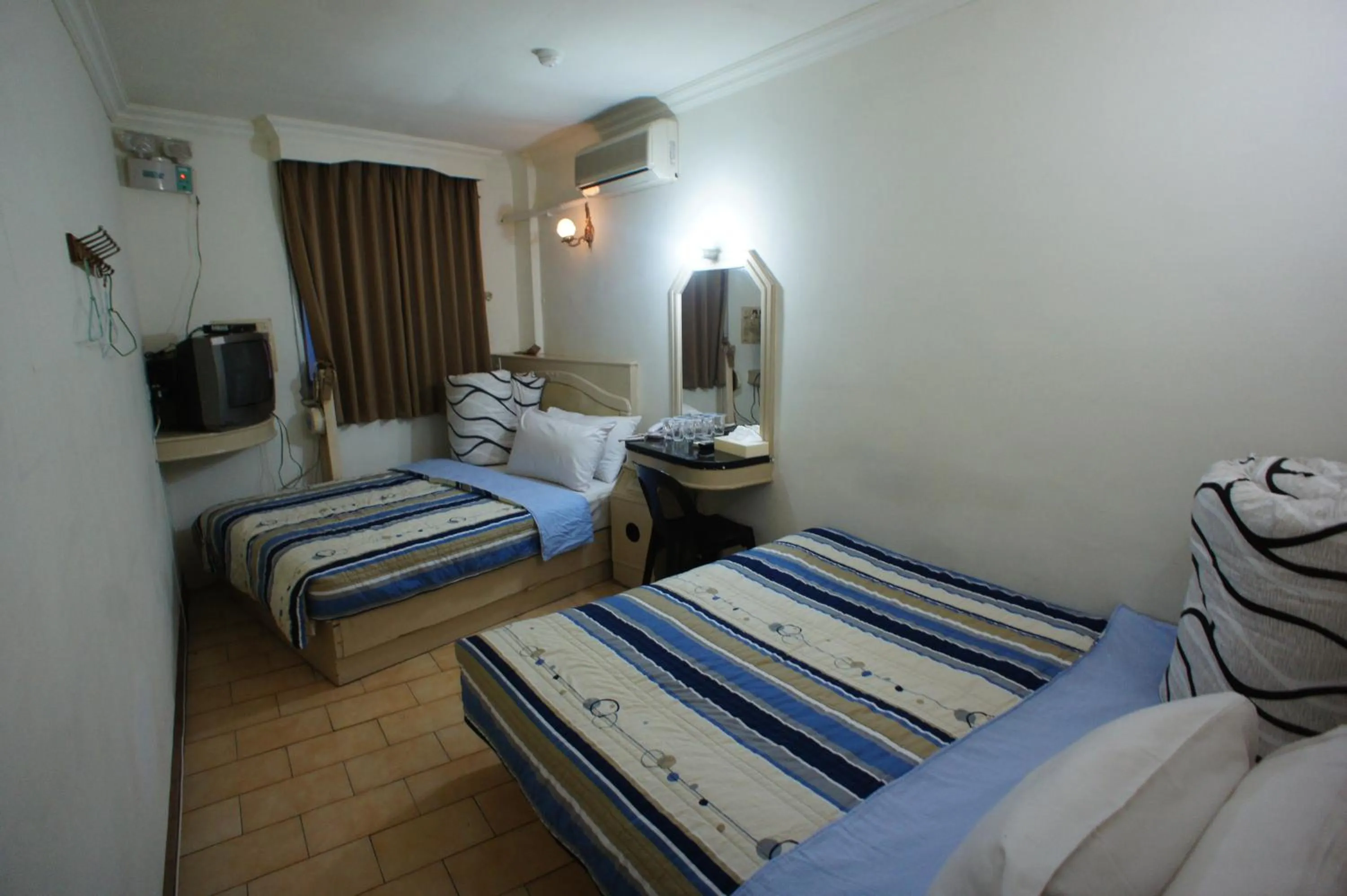bunk bed, Bed in Yi Yuan Hotel