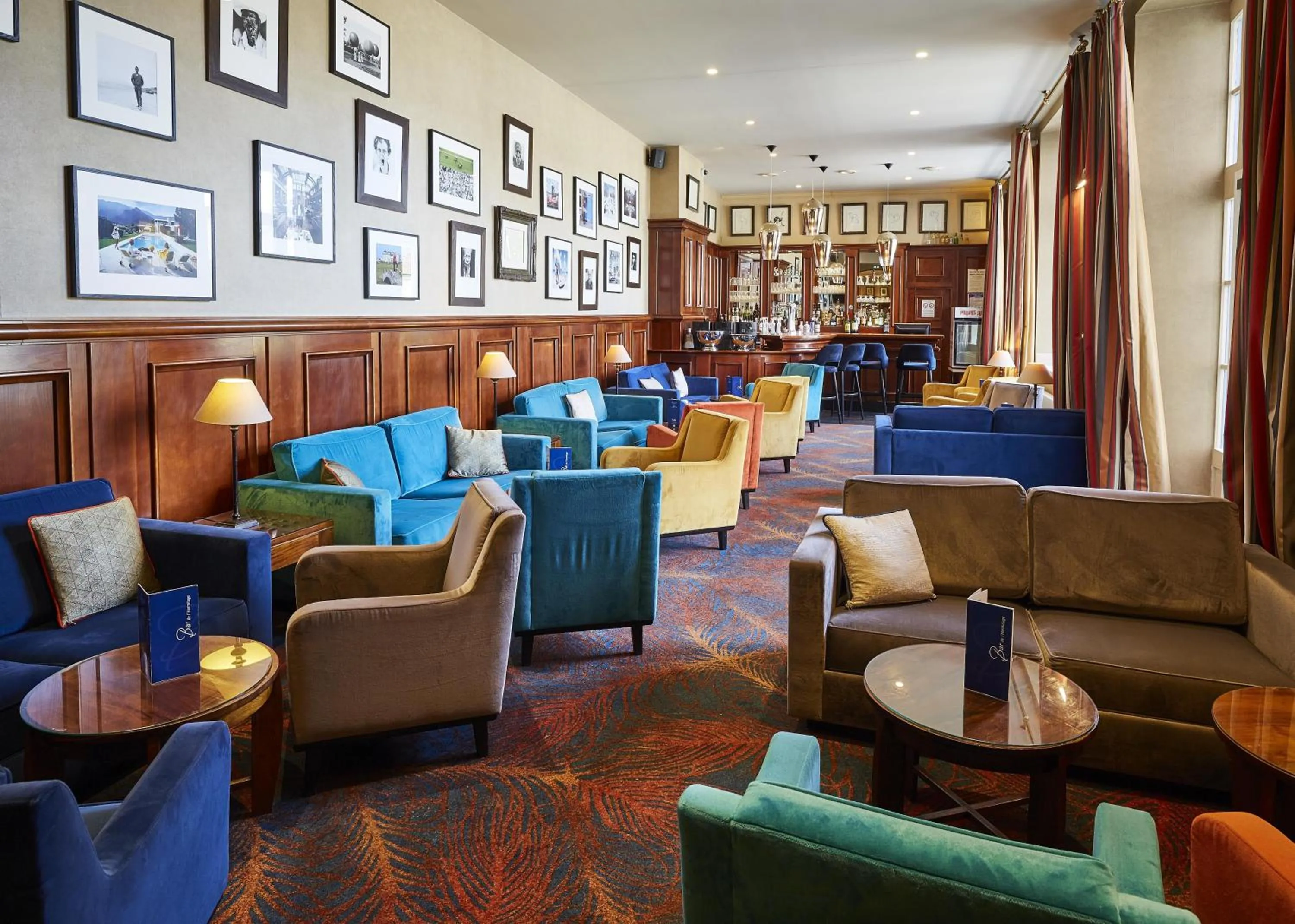 Lounge or bar in Best Western Hôtel Hermitage