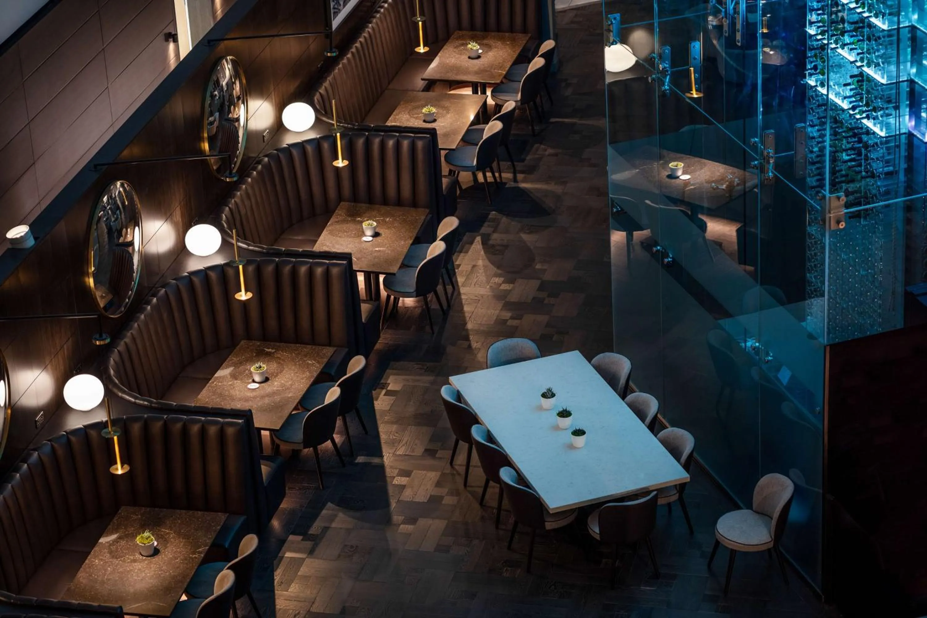 Lounge or bar in Radisson Blu Hotel London Stansted Airport