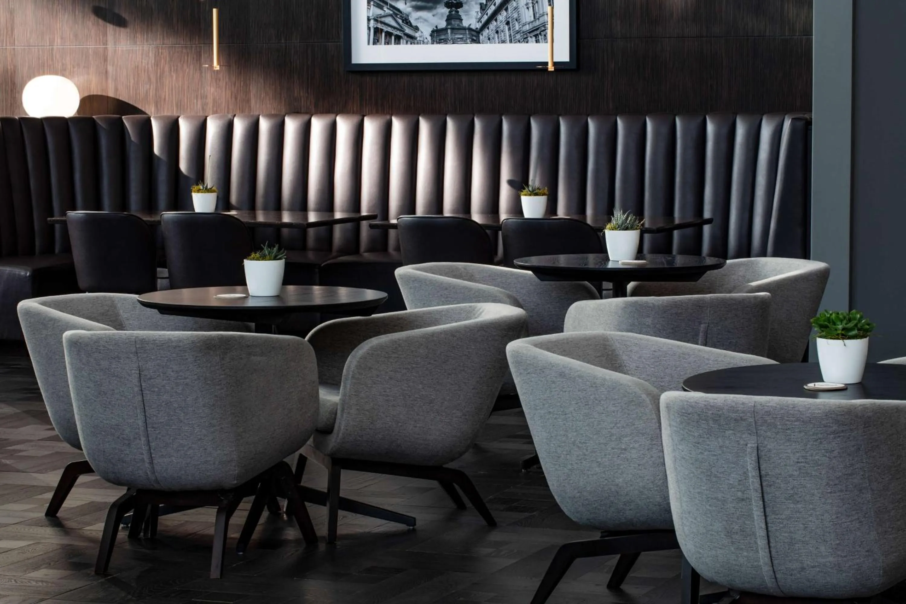 Lounge or bar in Radisson Blu Hotel London Stansted Airport