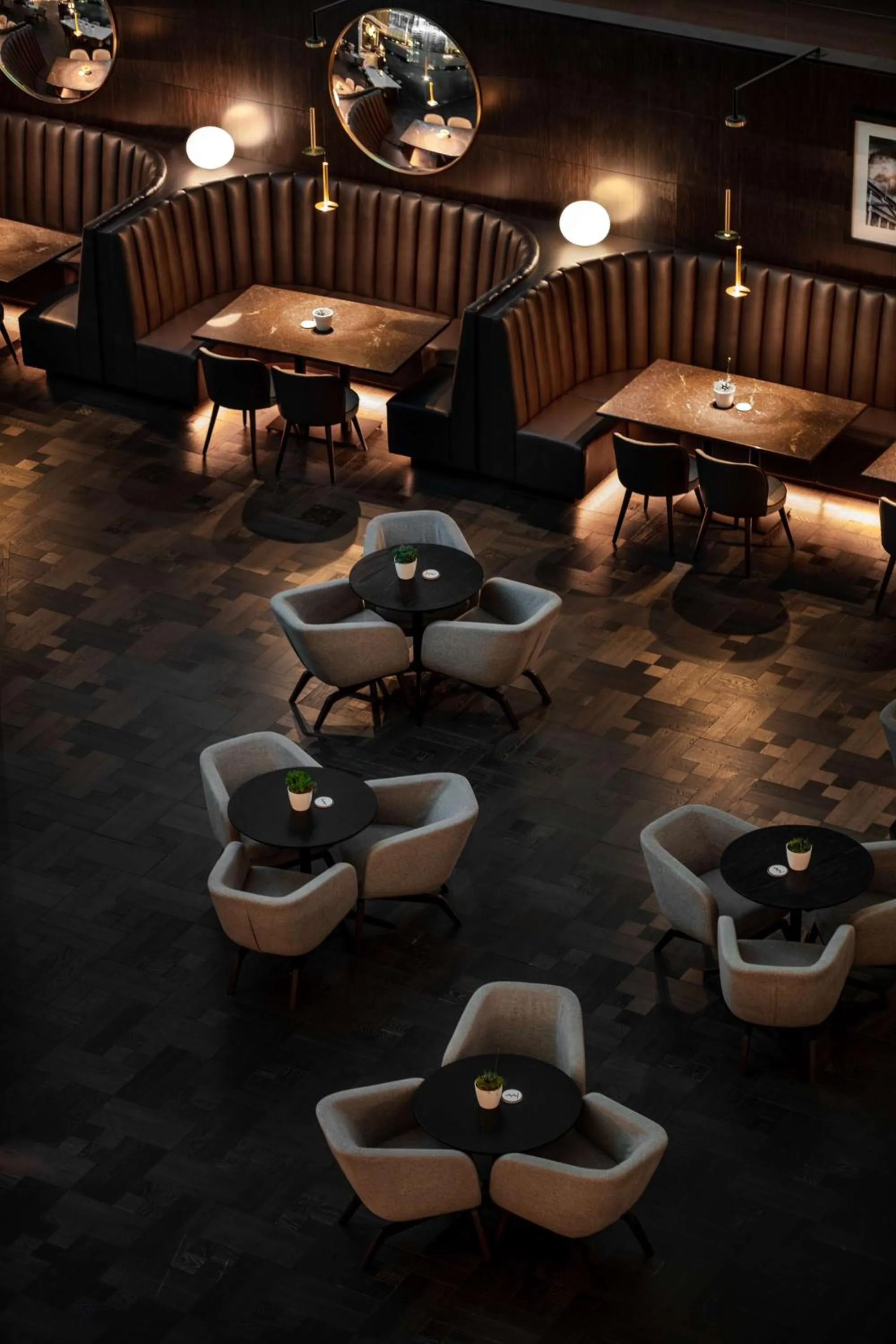 Lounge or bar in Radisson Blu Hotel London Stansted Airport