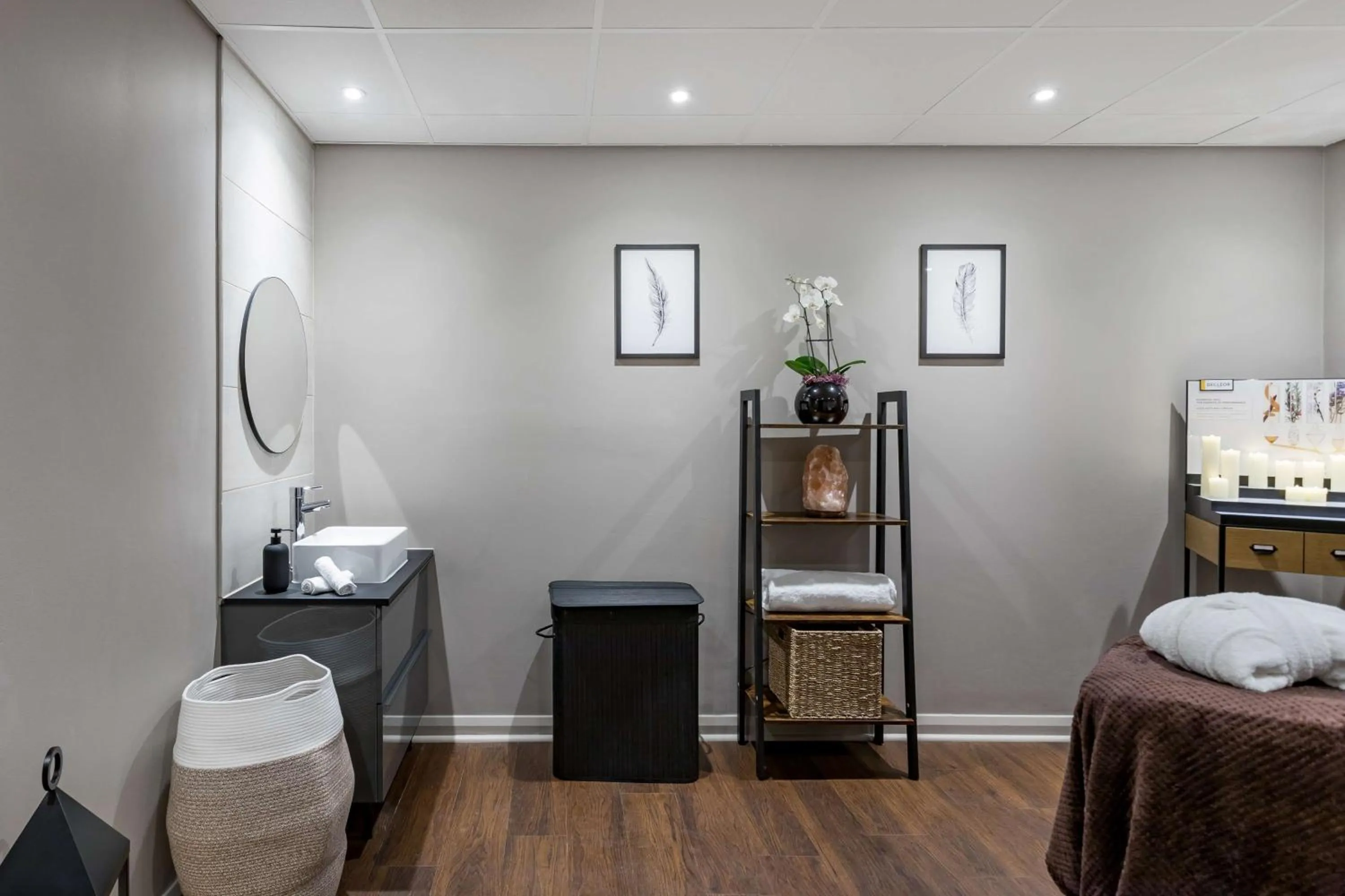 Fitness centre/facilities, Bed in Radisson Blu Hotel London Stansted Airport