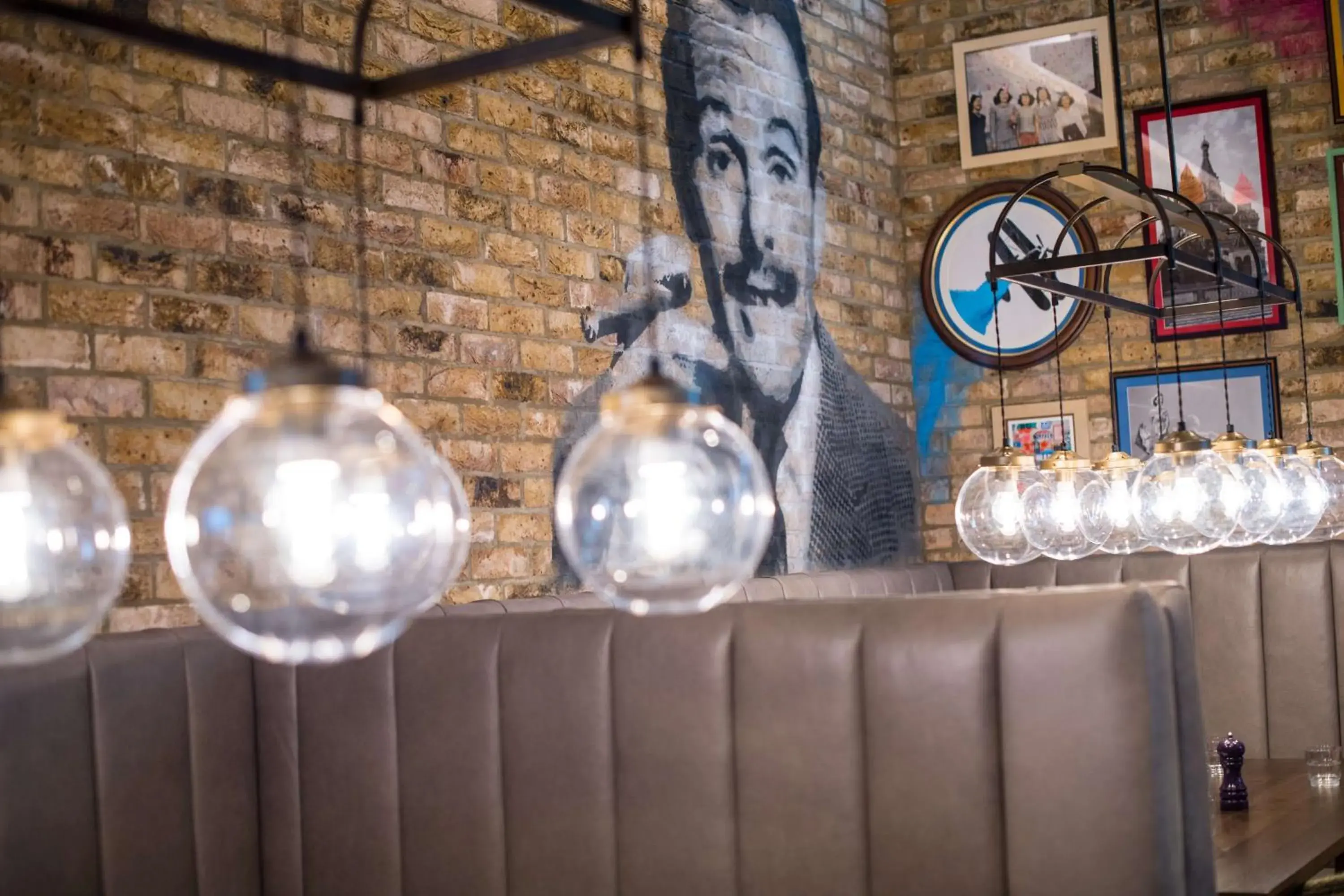 Restaurant/places to eat in Radisson Blu Hotel London Stansted Airport Restaurant/places to eat in Radisson Blu Hotel London Stansted Airport