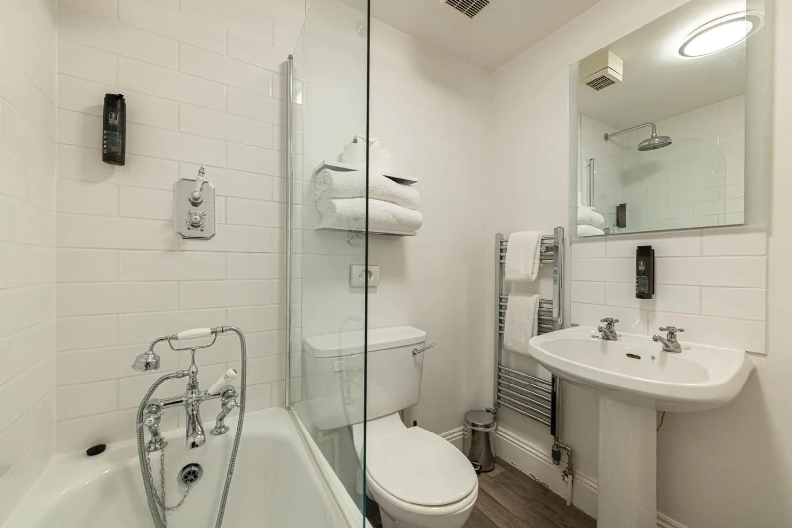 Bathroom in Bartley Lodge Hotel
