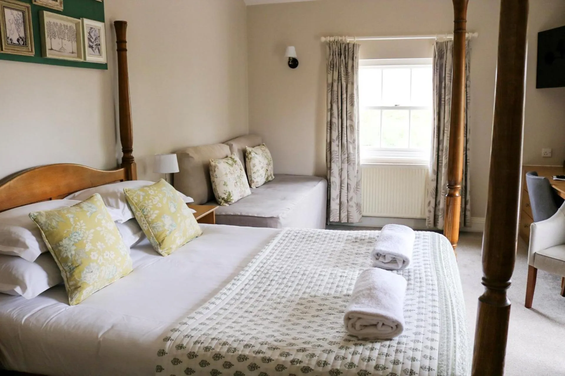 Bedroom, Bed in Bartley Lodge Hotel