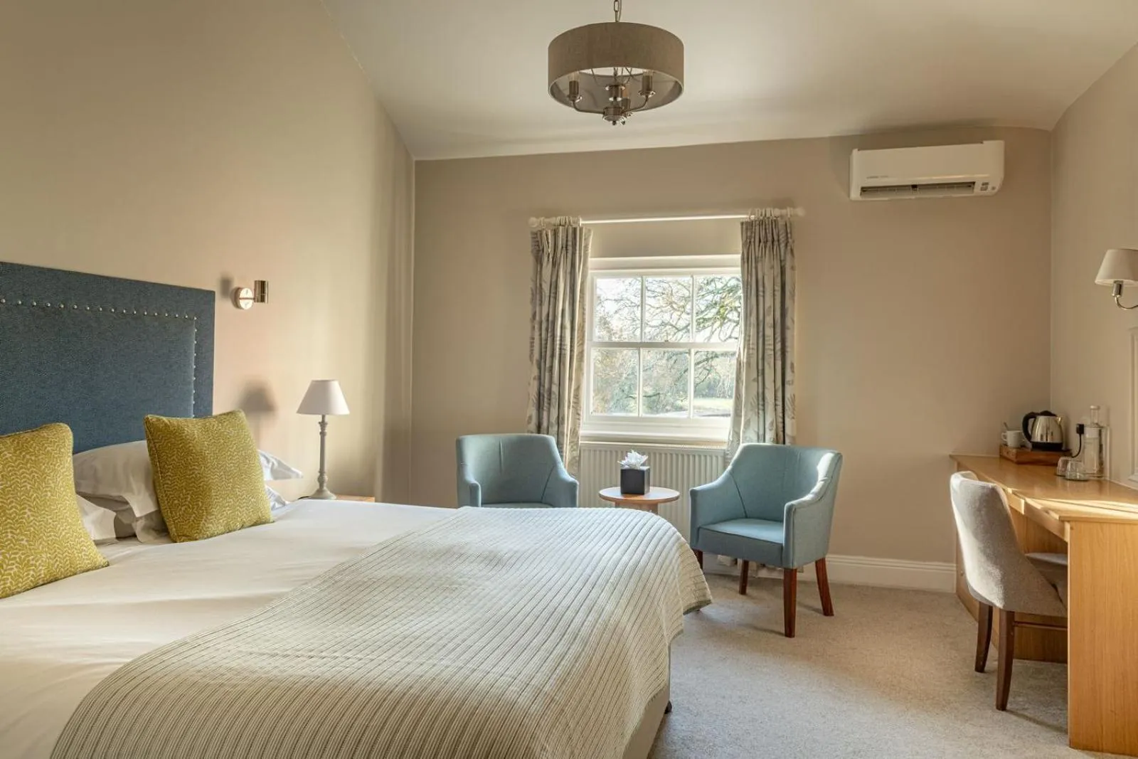 Bedroom, Bed in Bartley Lodge Hotel