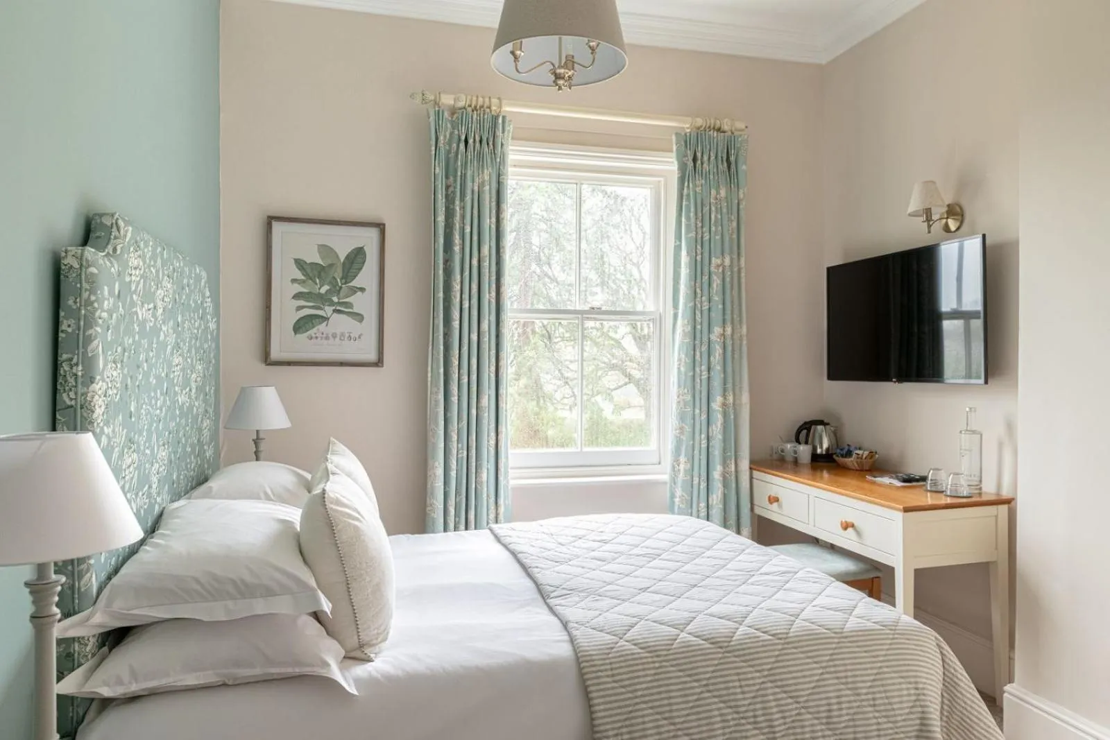 Bedroom, Bed in Bartley Lodge Hotel