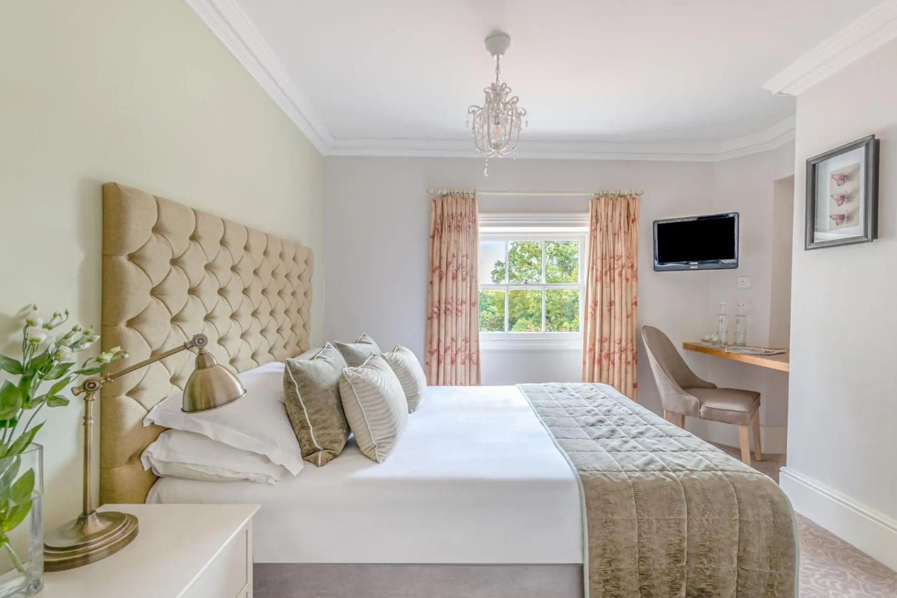 Bedroom, Bed in Bartley Lodge Hotel