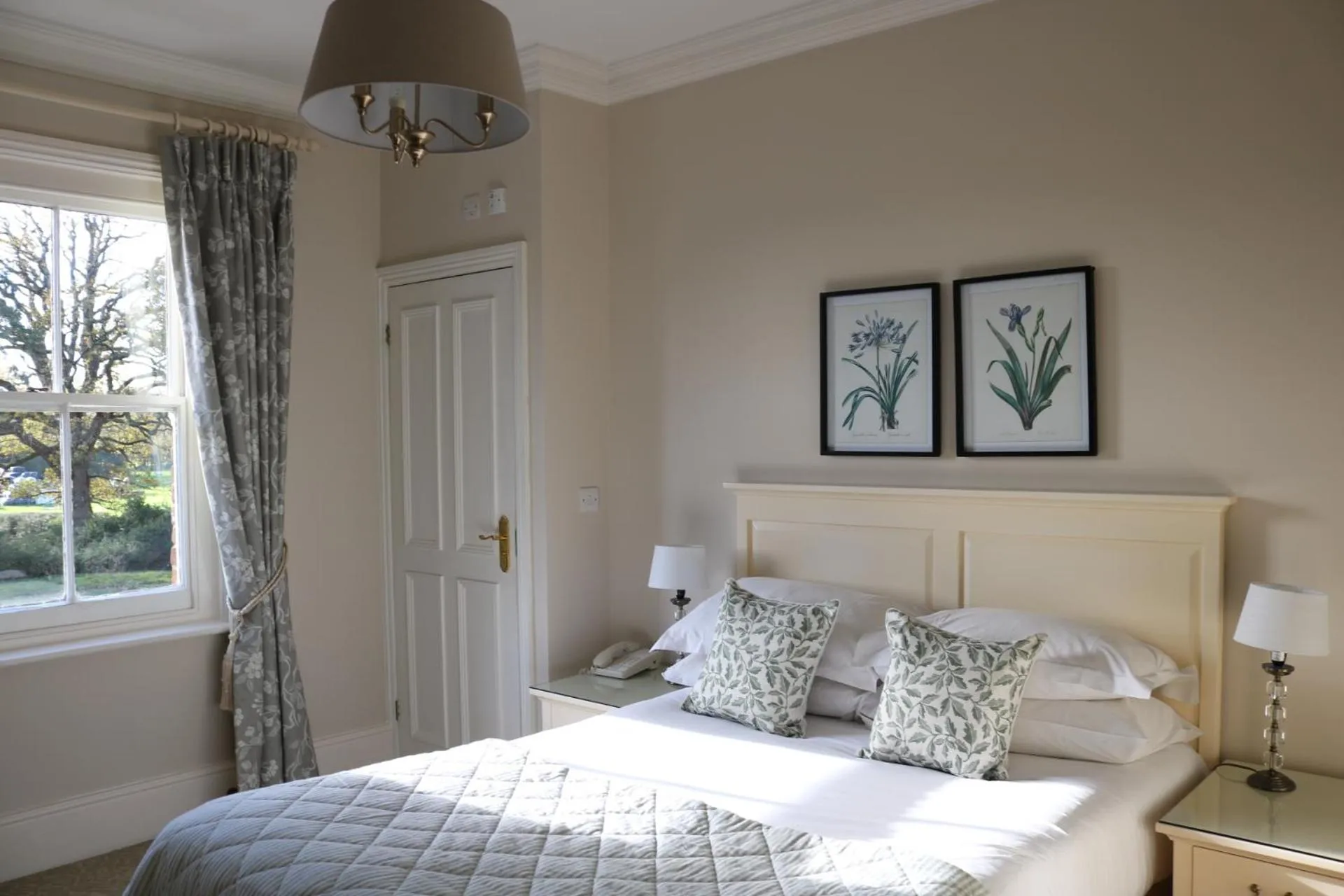 Bedroom, Bed in Bartley Lodge Hotel